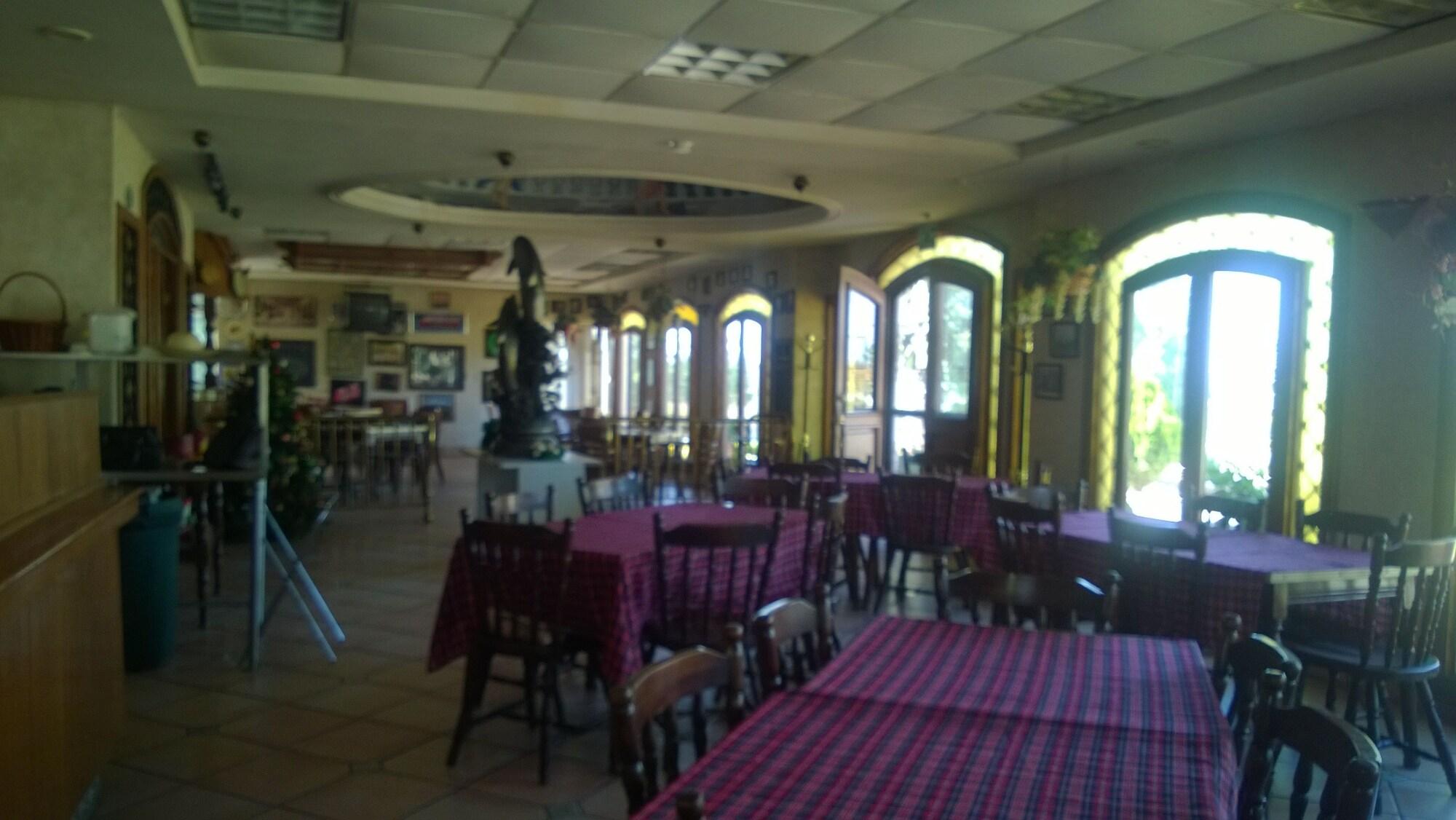 image-housing-carousel