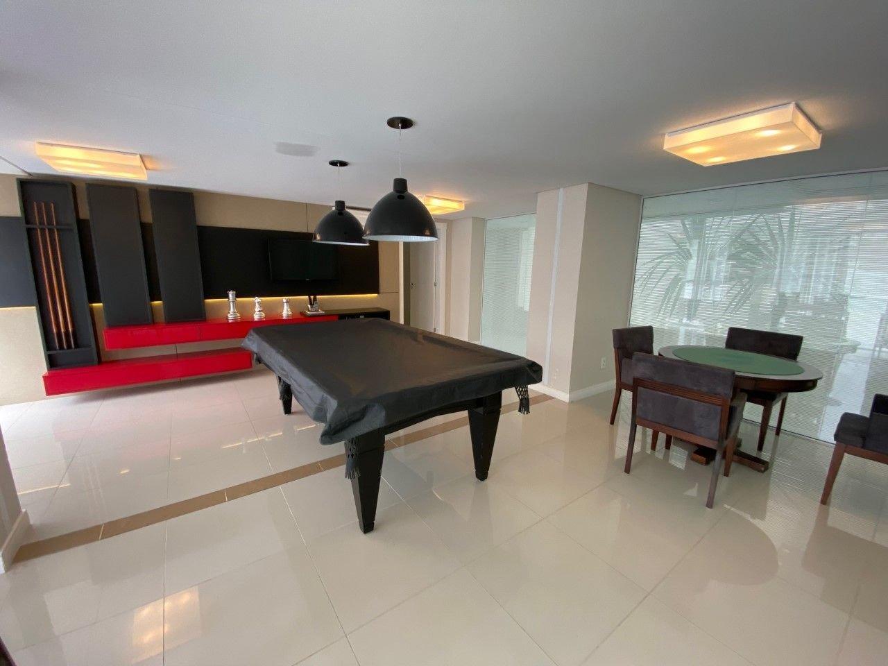 image-housing-carousel