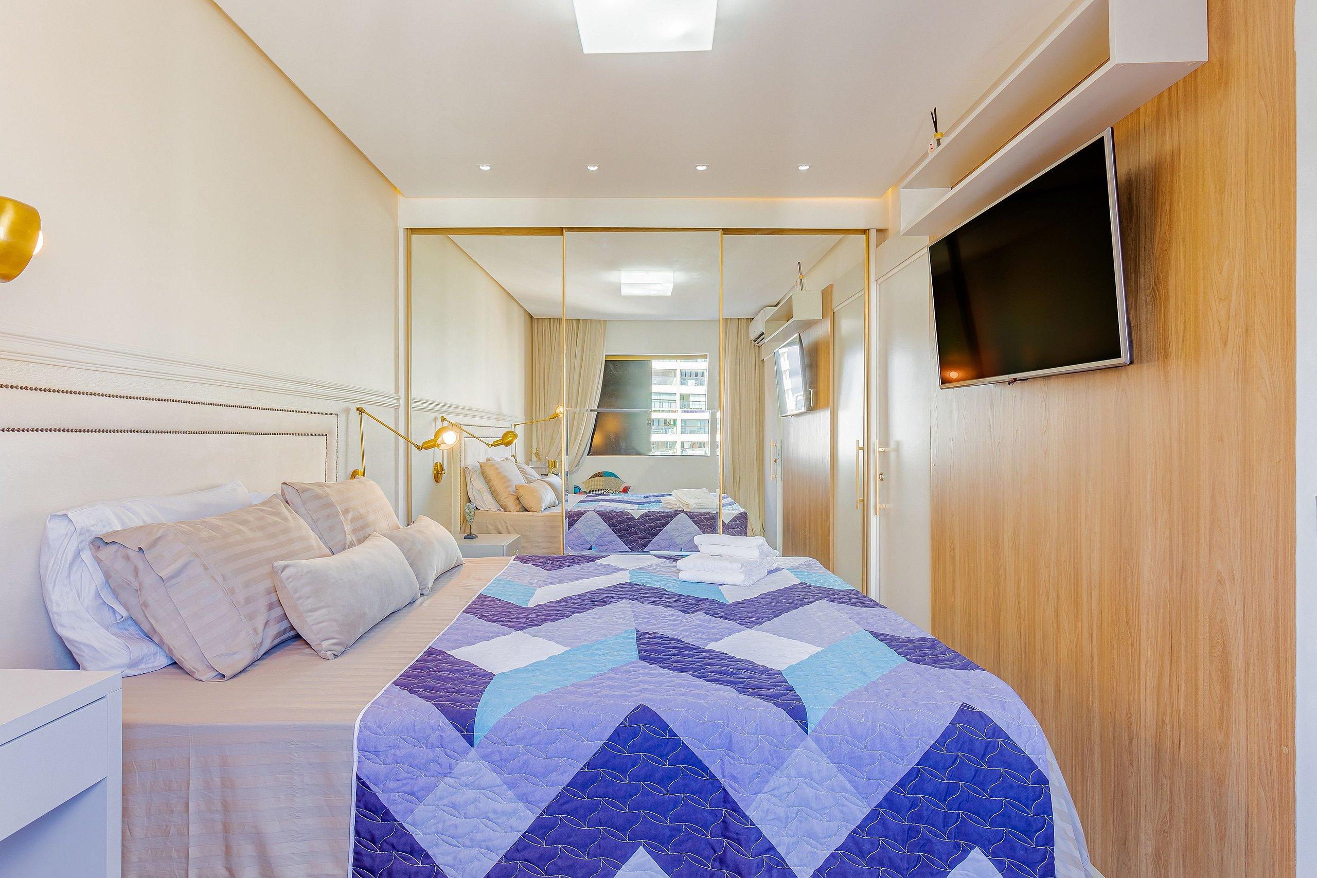 image-housing-carousel