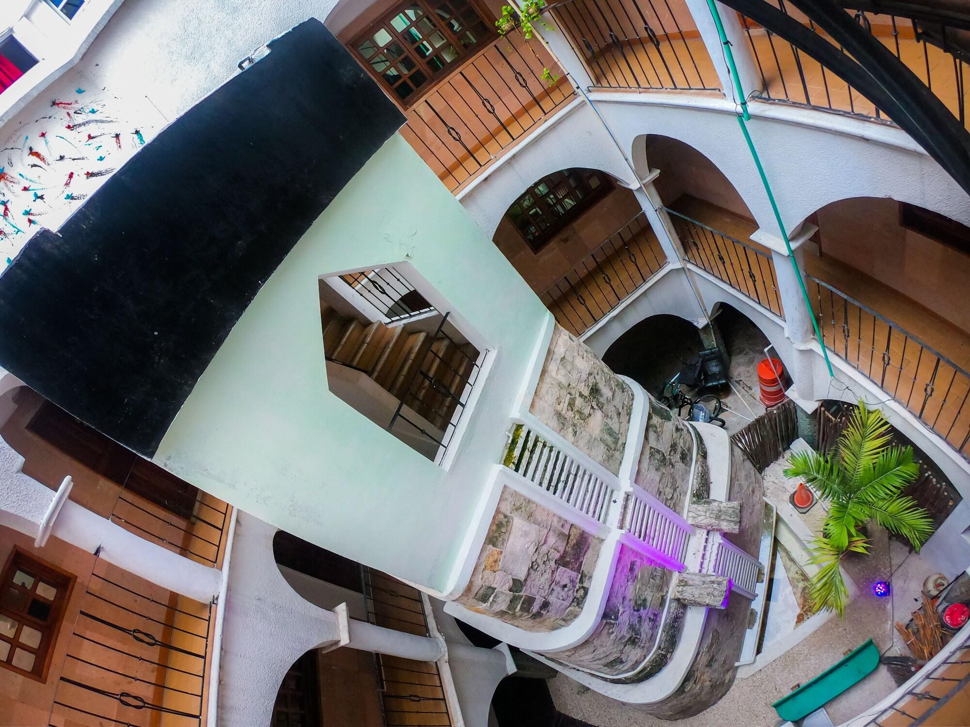 image-housing-carousel