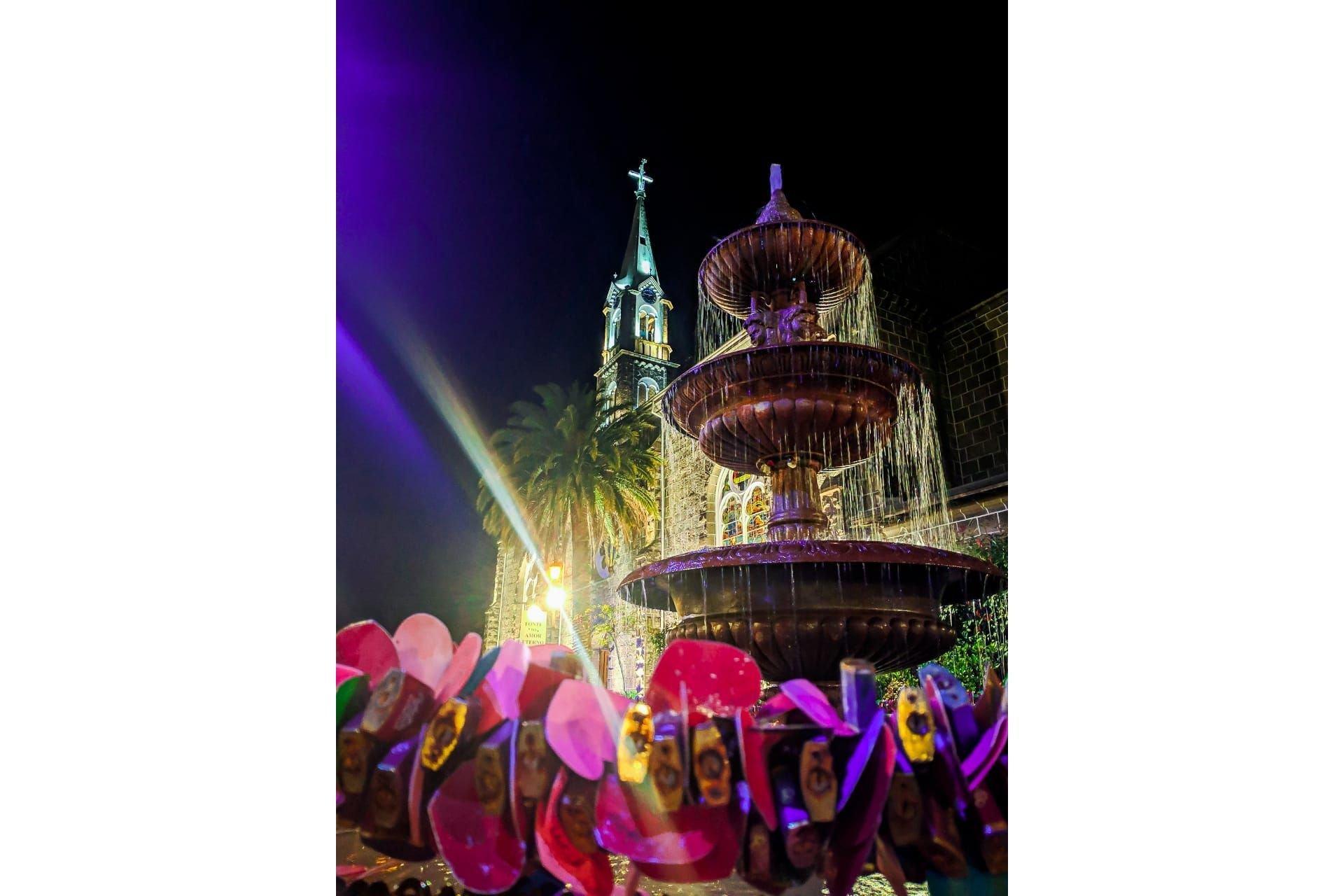 image-housing-carousel