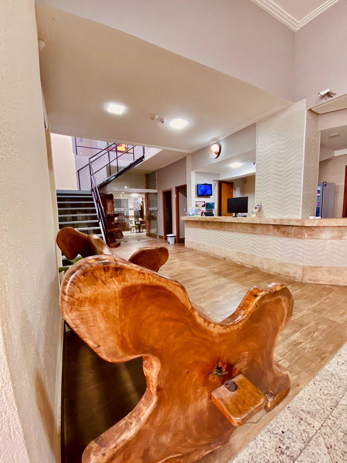 image-housing-carousel
