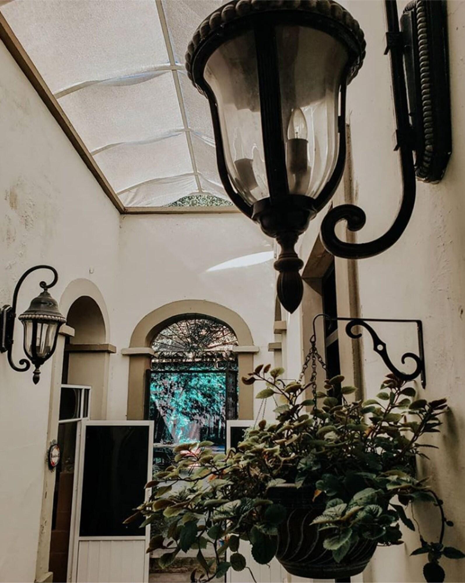 image-housing-carousel