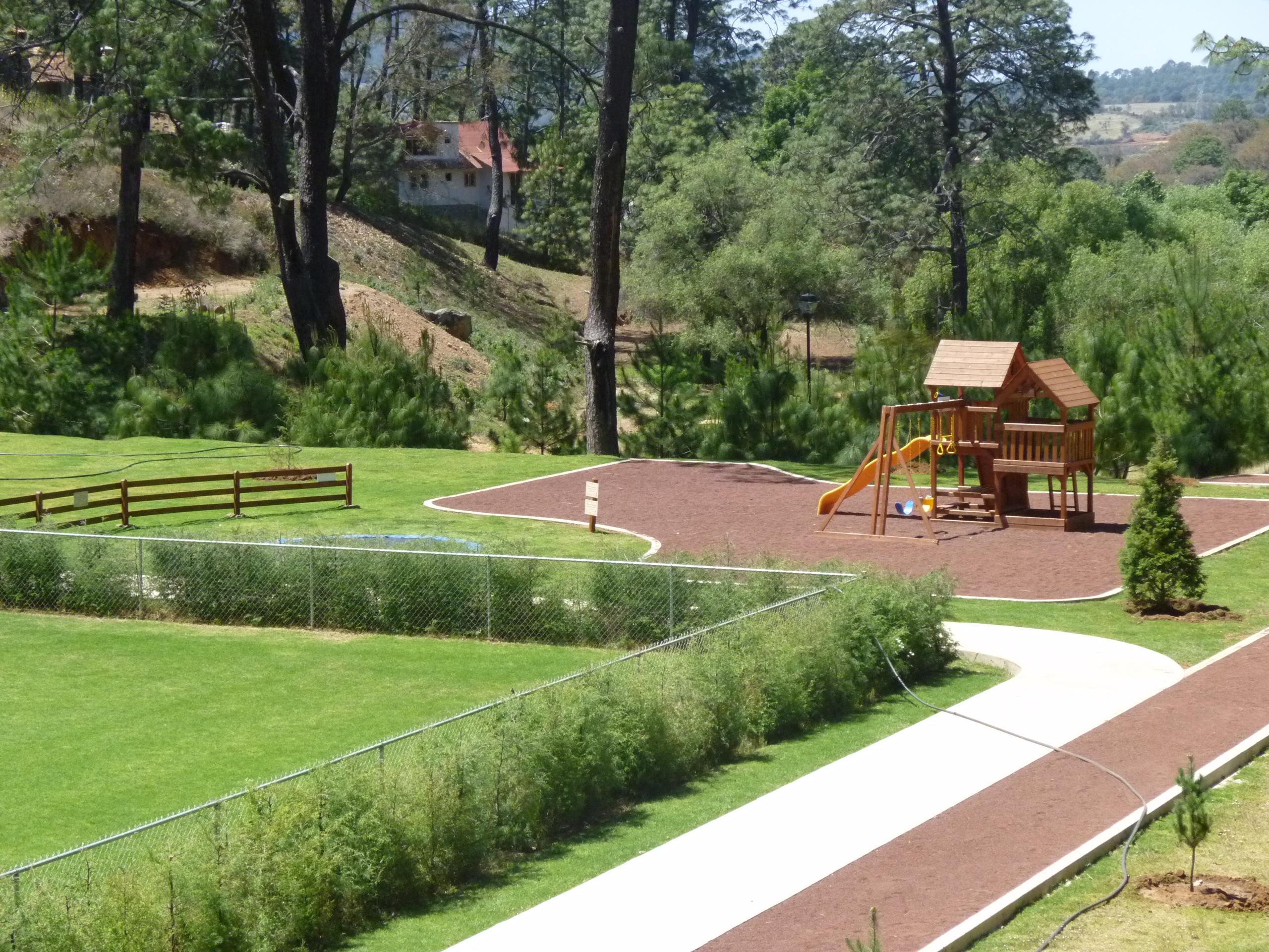 image-housing-carousel
