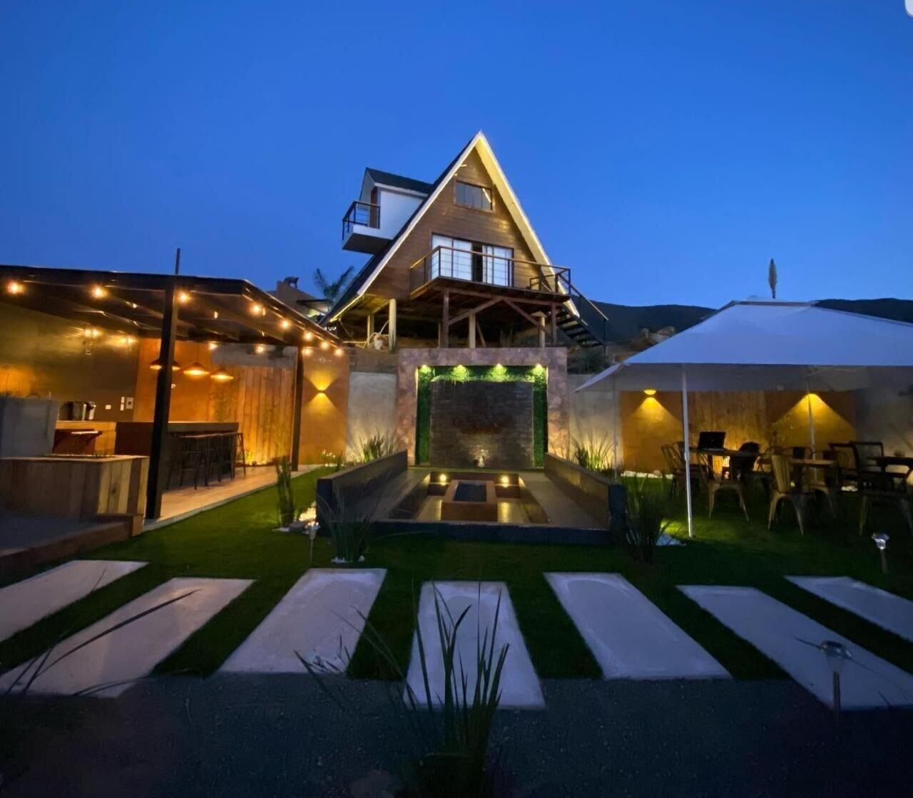 image-housing-carousel