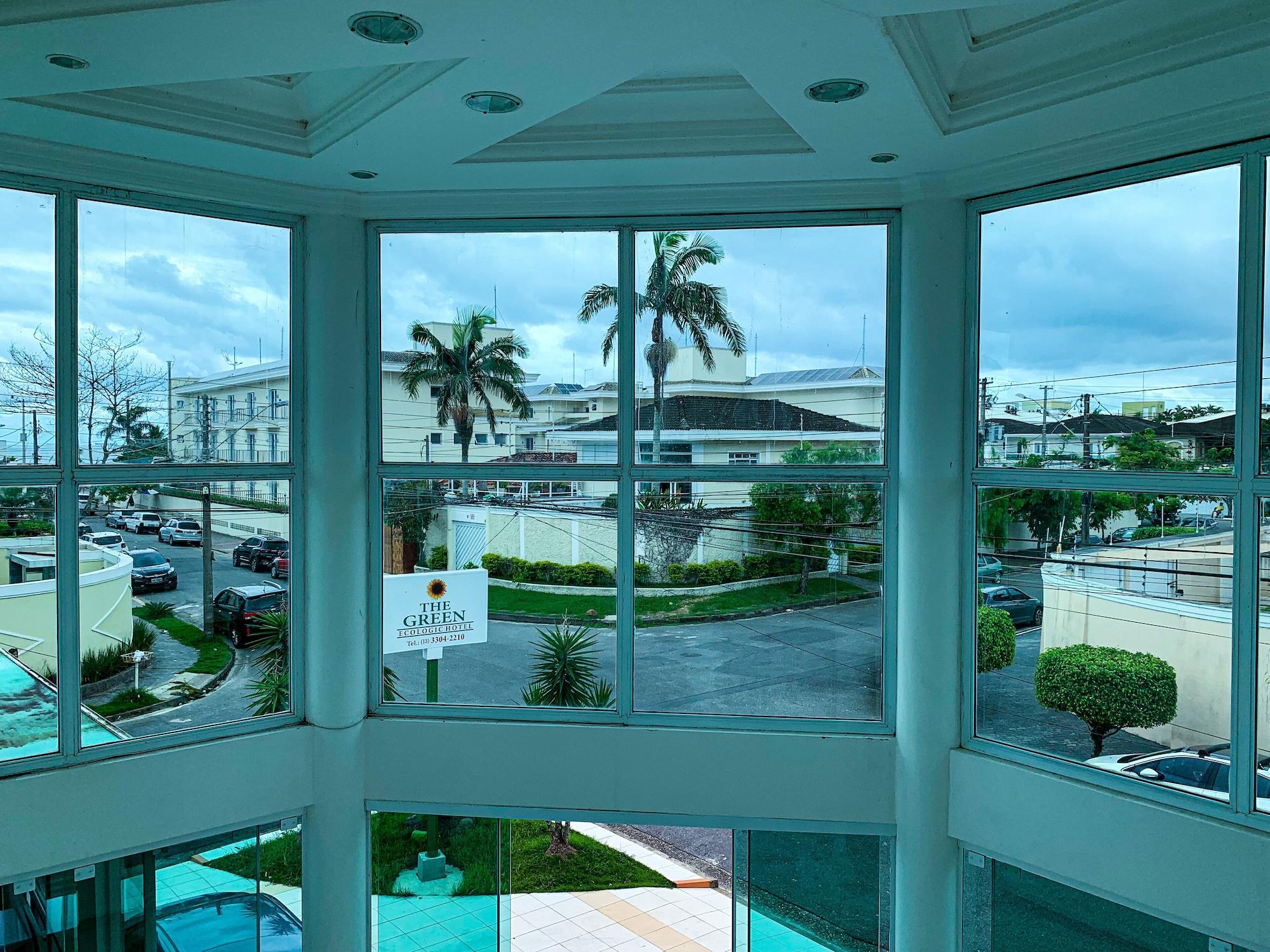 image-housing-carousel