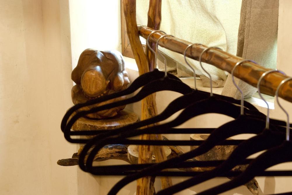 image-housing-carousel