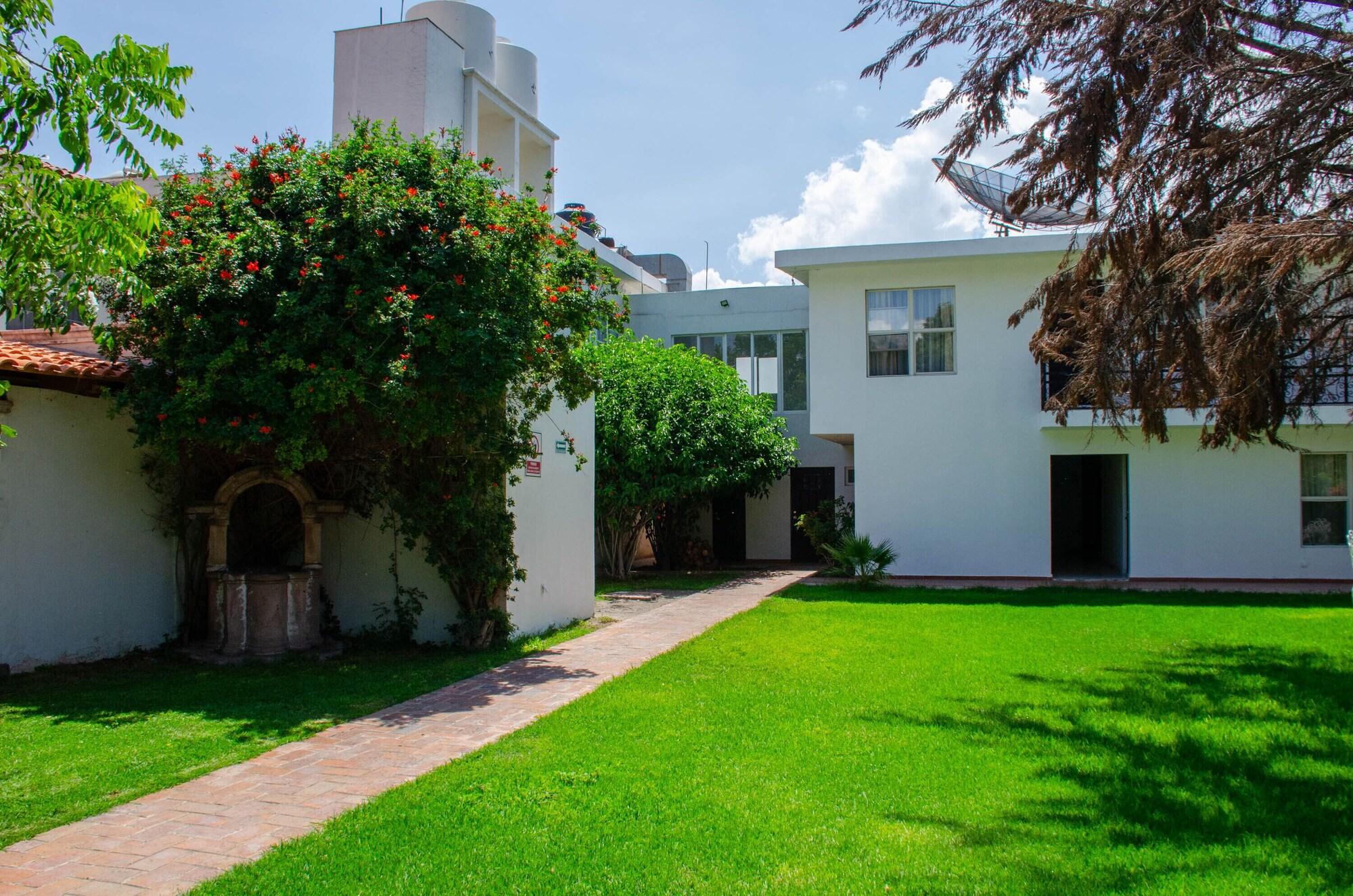 Hotel O Puente