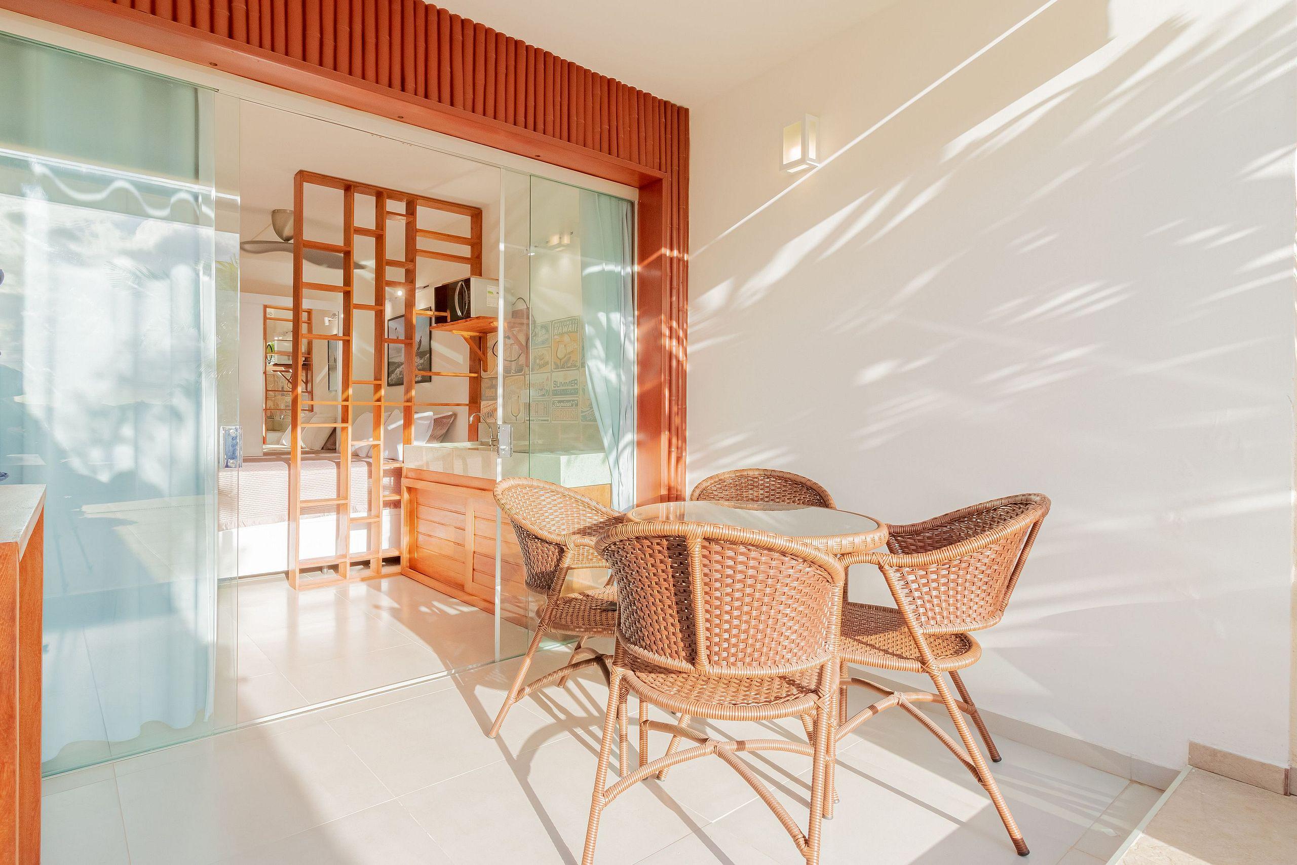 image-housing-carousel
