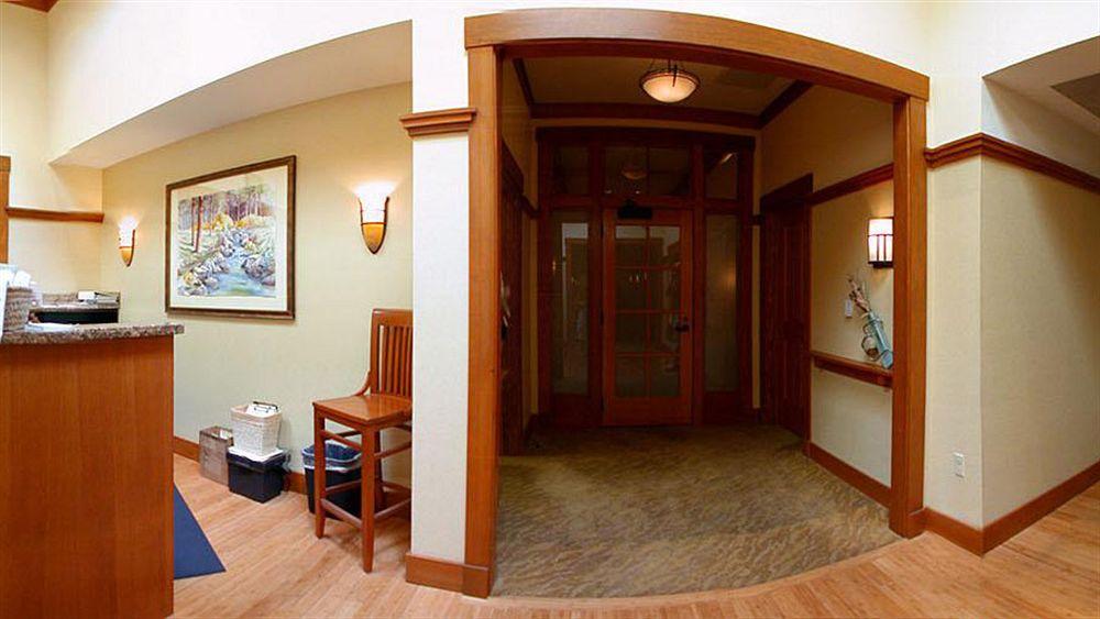image-housing-carousel