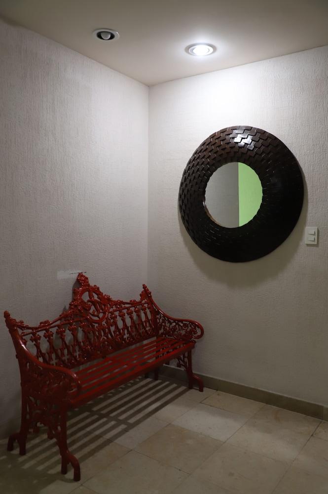 image-housing-carousel