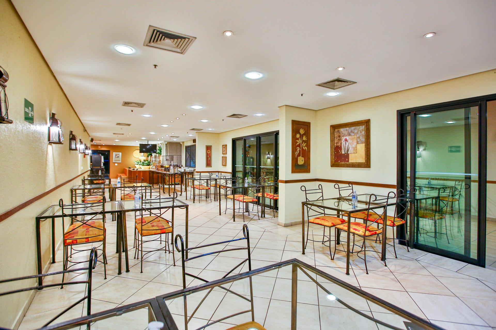 image-housing-carousel