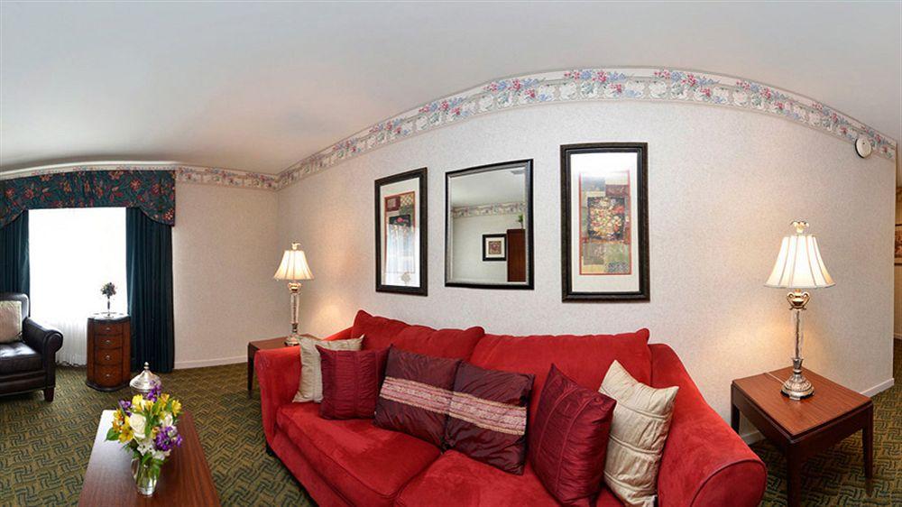 image-housing-carousel
