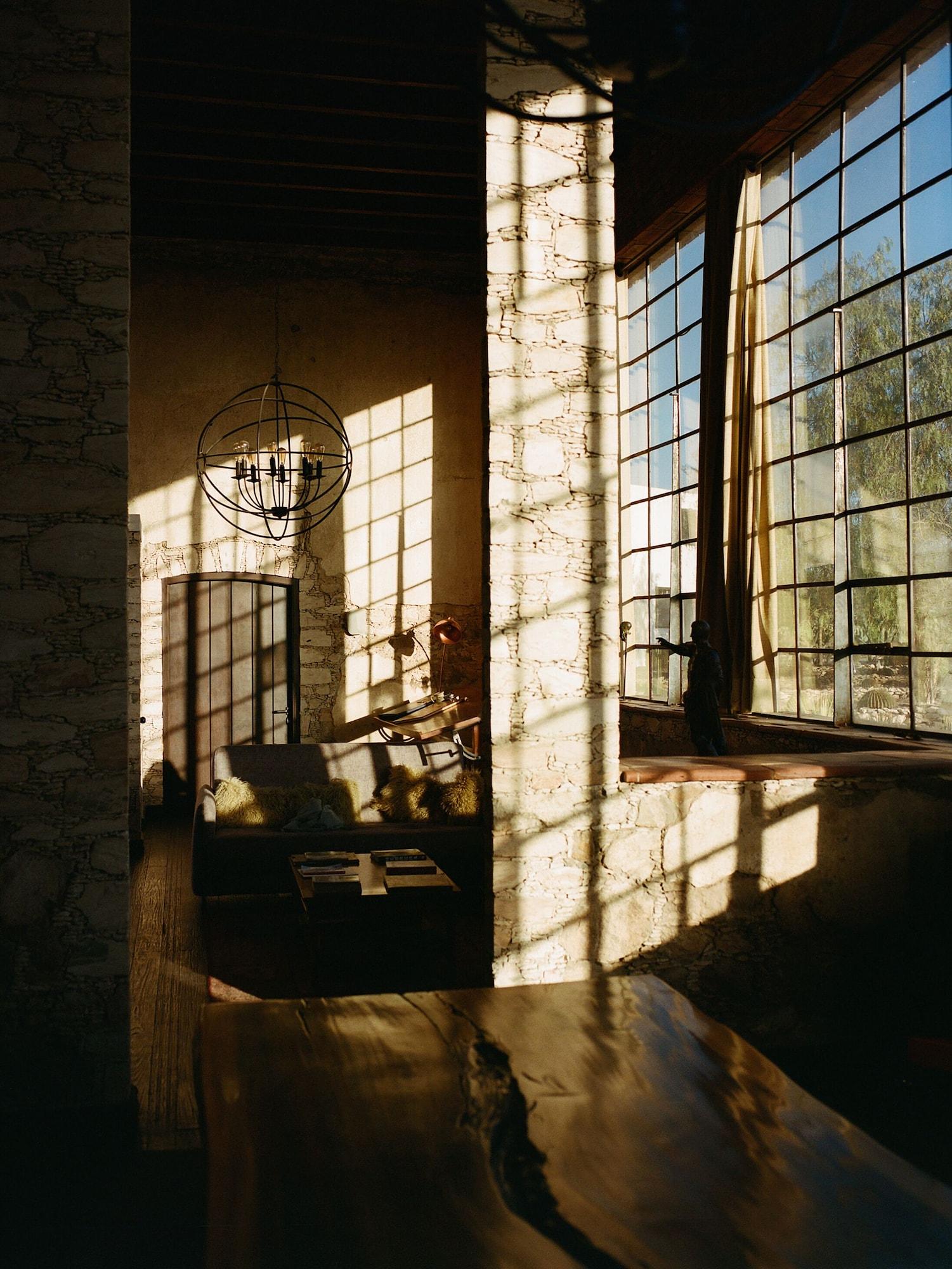 image-housing-carousel