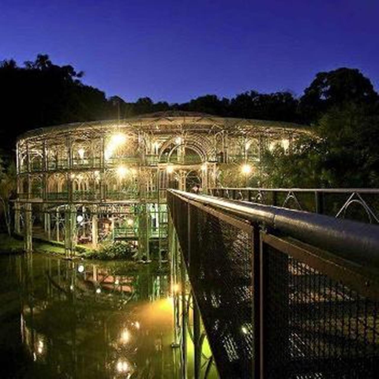 image-housing-carousel