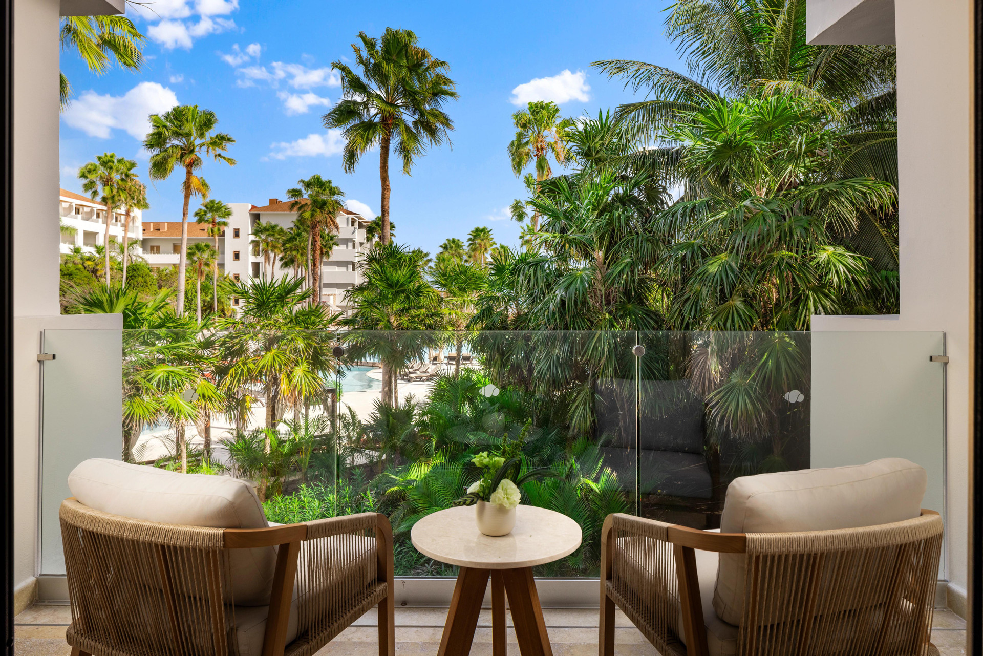 Junior Suite Garden View - King Bed