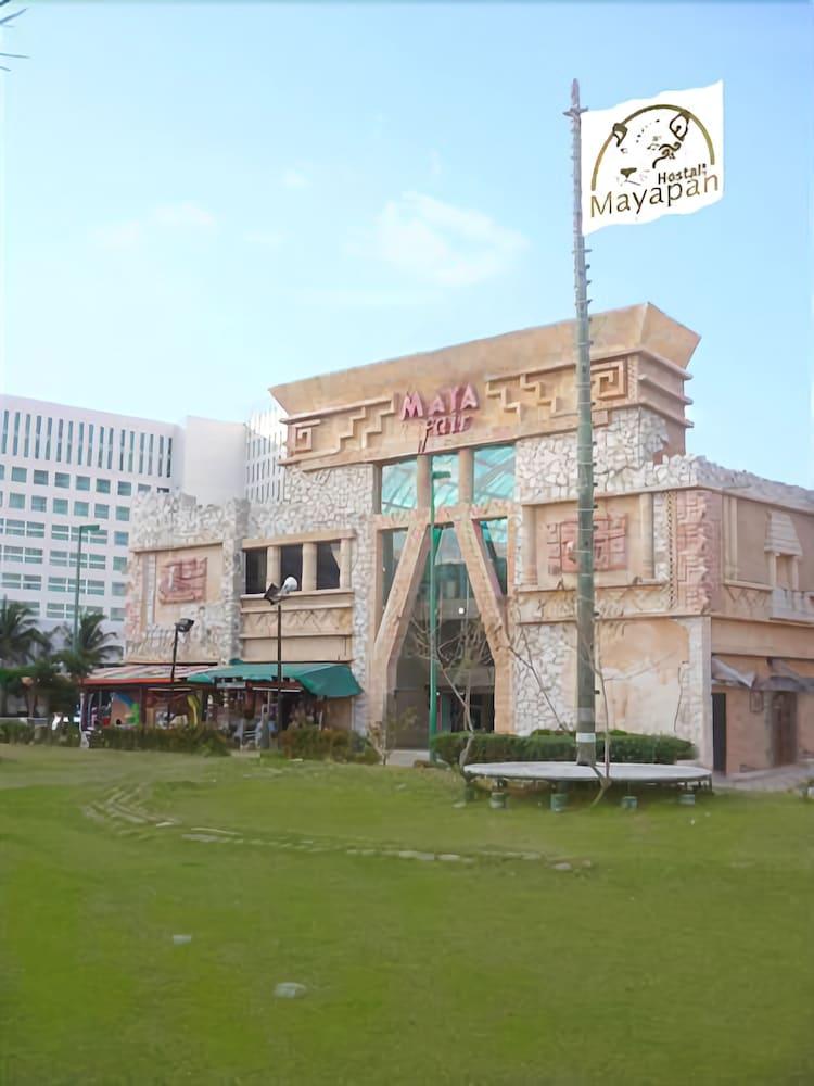 image-housing-carousel
