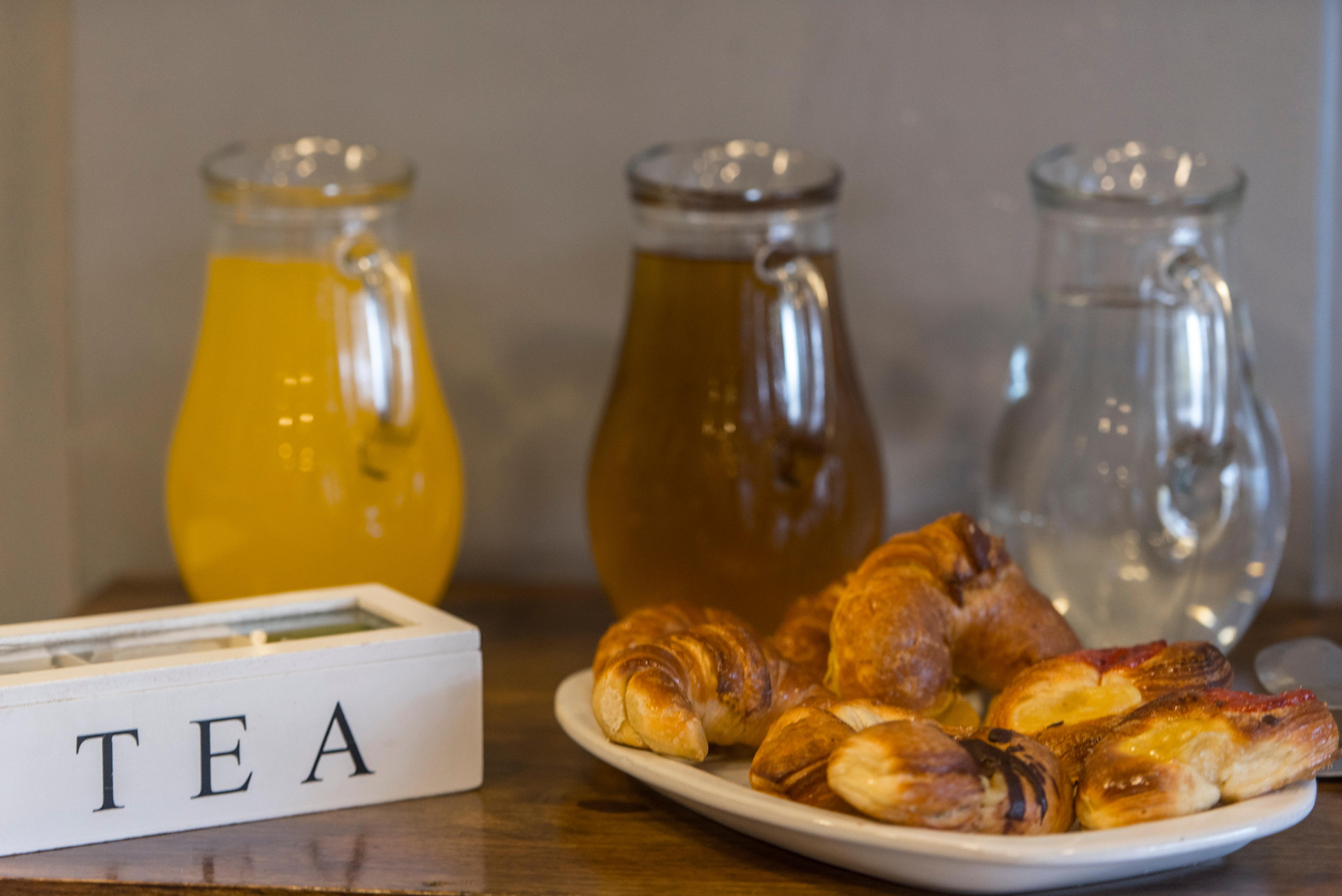 image-housing-carousel