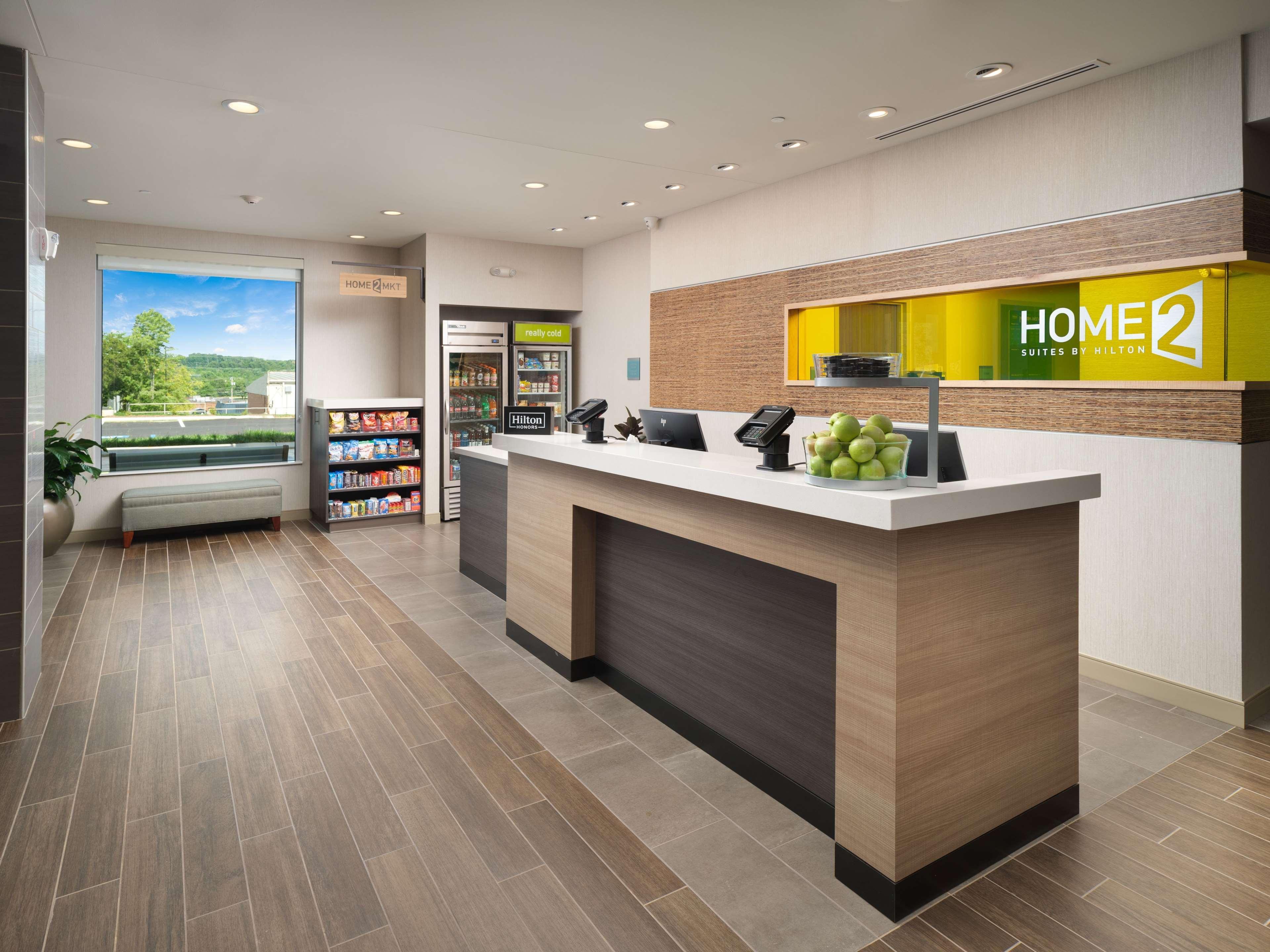 Vista Lobby Home2 Suites by Hilton Chattanooga Hamilton Place