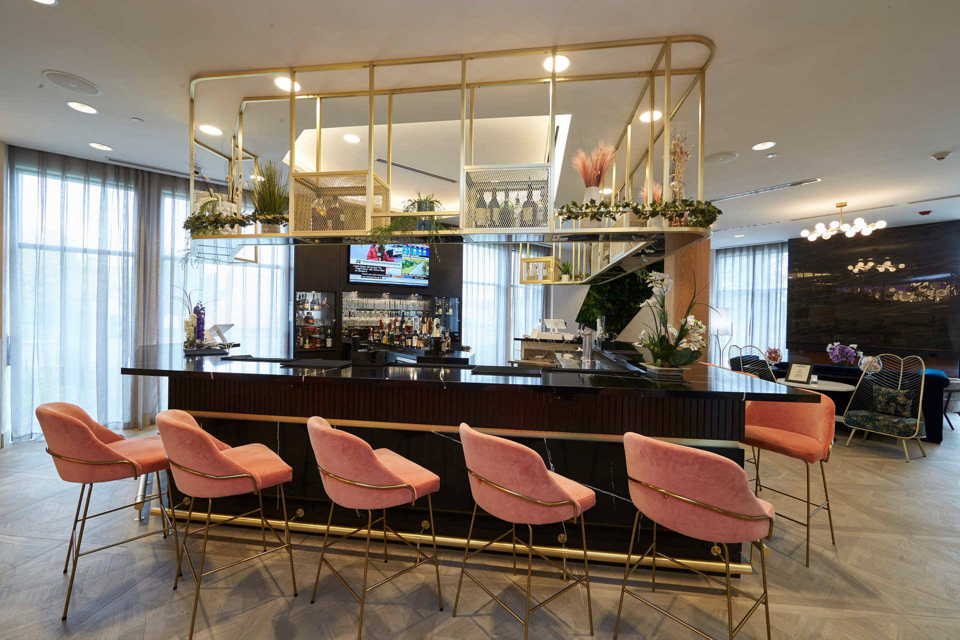 Bar/Salón Bloom Mississauga, Tapestry Collection by Hilton