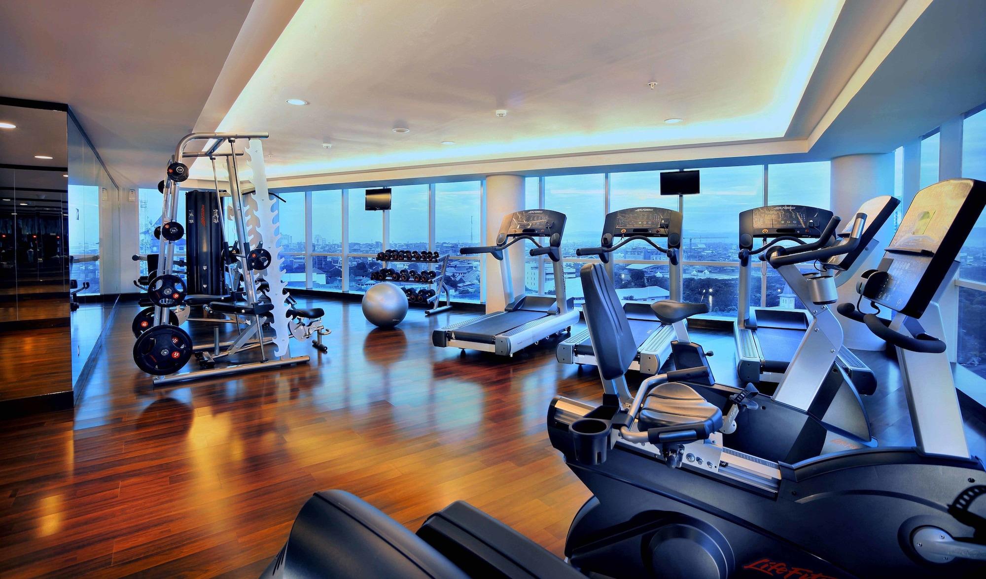 Gimnasio Aston Makassar Hotel & Convention Center