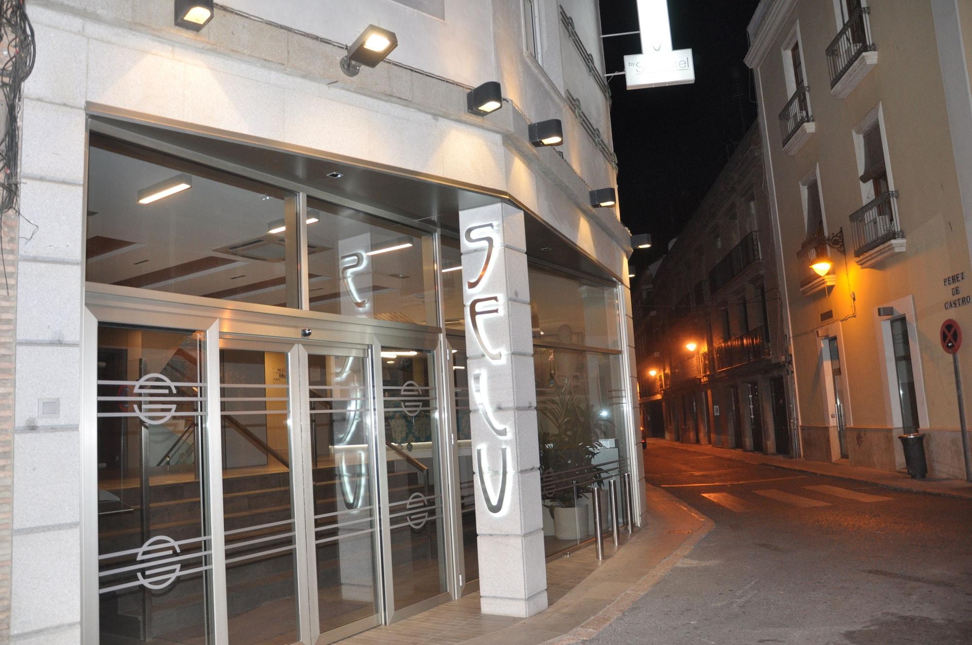 Vista Exterior Hotel Selu