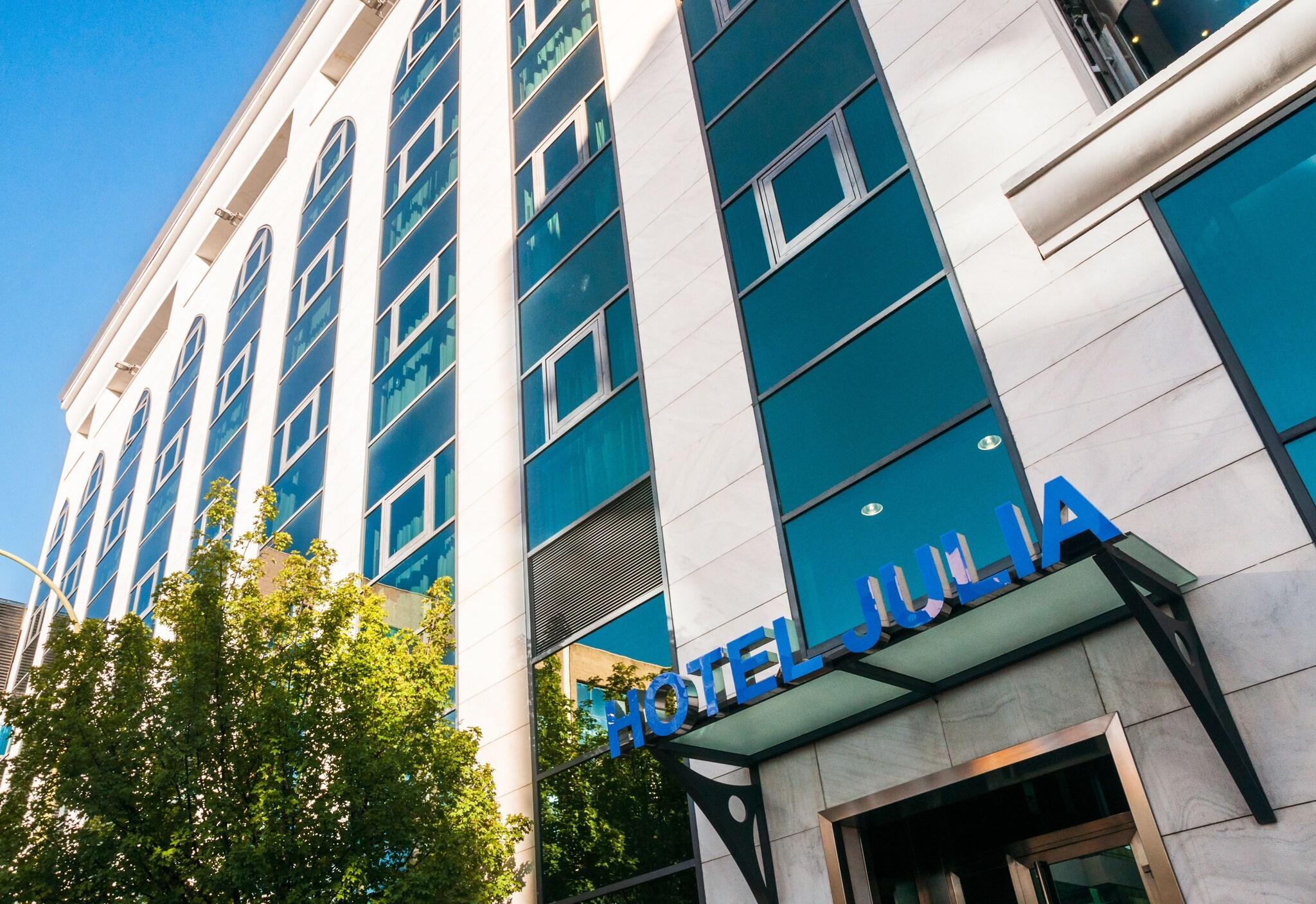 Vista Exterior Hotel Julia Madrid