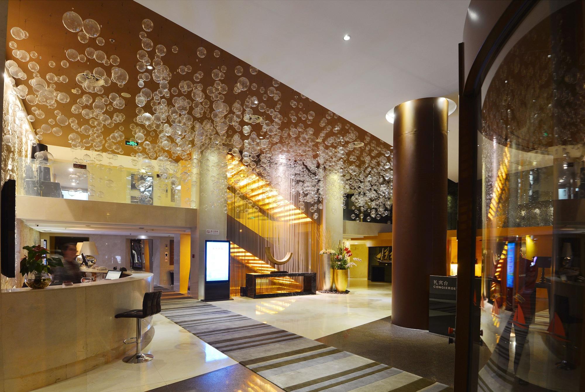 Vista Lobby Qingdao Wushengguan Holiday Hotel