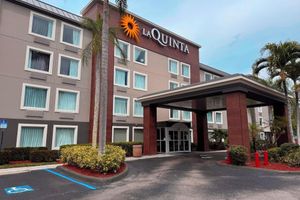 Alojamiento - La Quinta Inn & Suites by Wyndham Naples East (I-75)