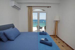 Renta temporal - Sea Front Maisonette (beachfront)