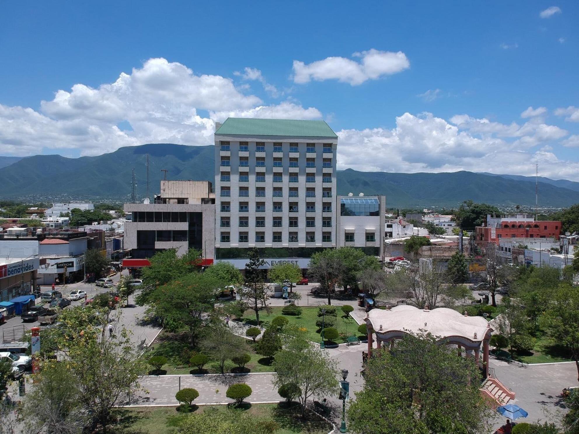 Vista Exterior Everest Hotel