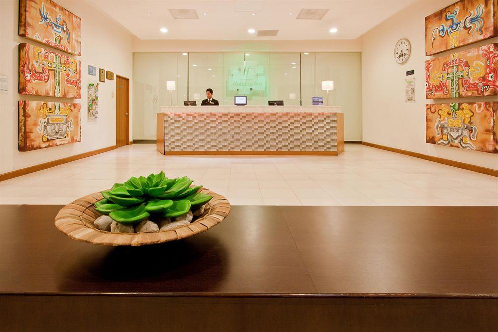 Vista Lobby Holiday Inn Irapuato