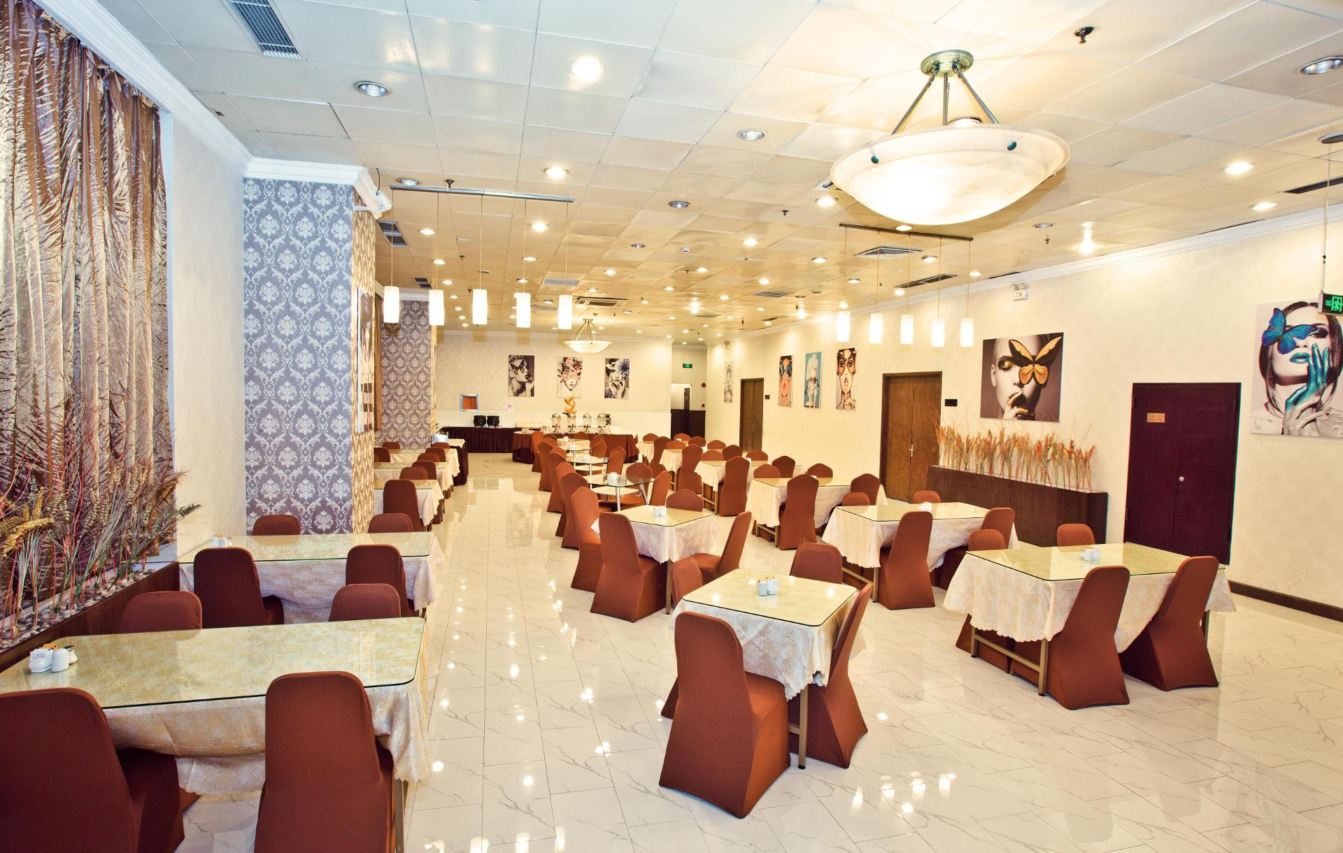 Restaurant Magnificent International Hotel