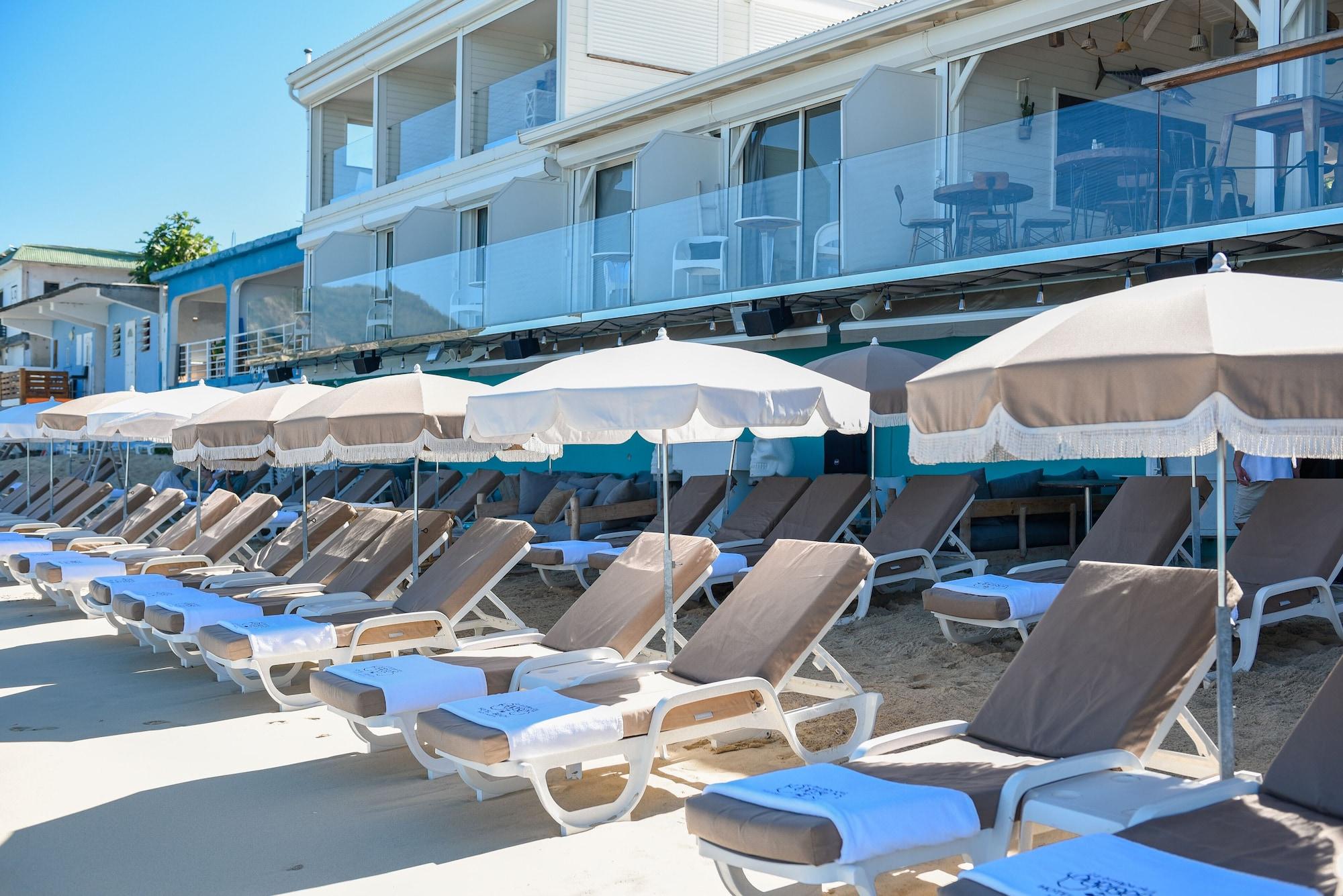 Vista Exterior Le Temps des Cerises Hotel Beach