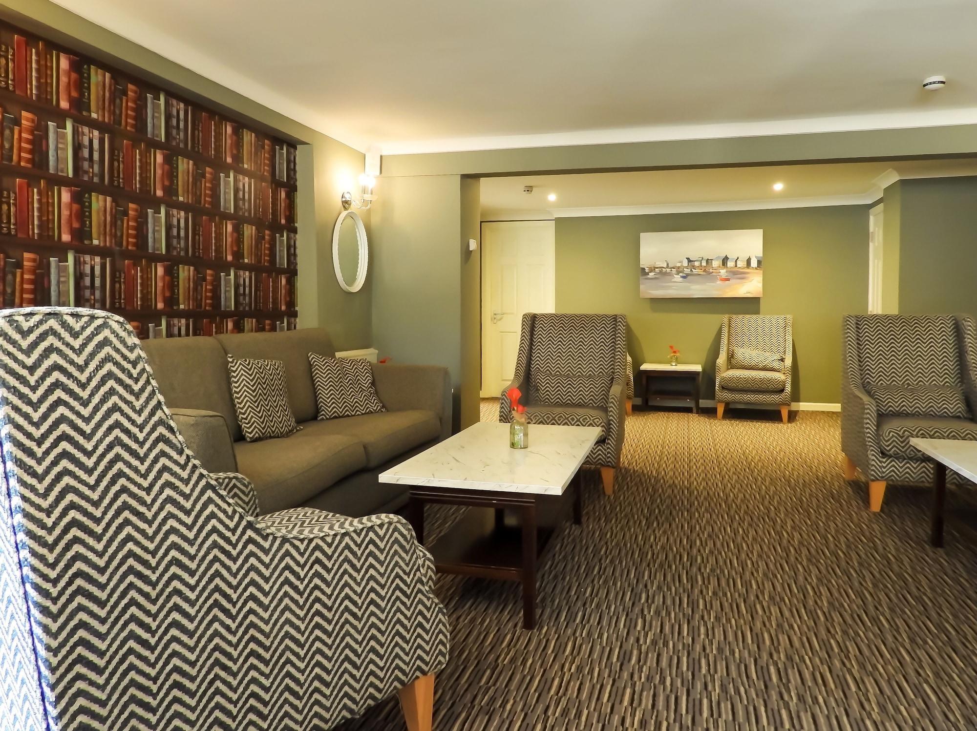 Vista Lobby South Lawn Hotel