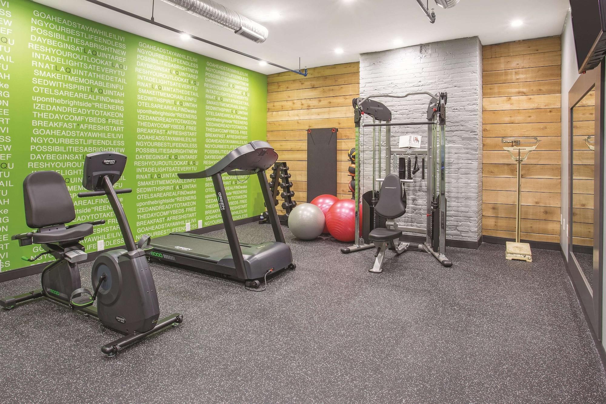 Gimnasio La Quinta Inn & Suites by Wyndham Baltimore Downtown