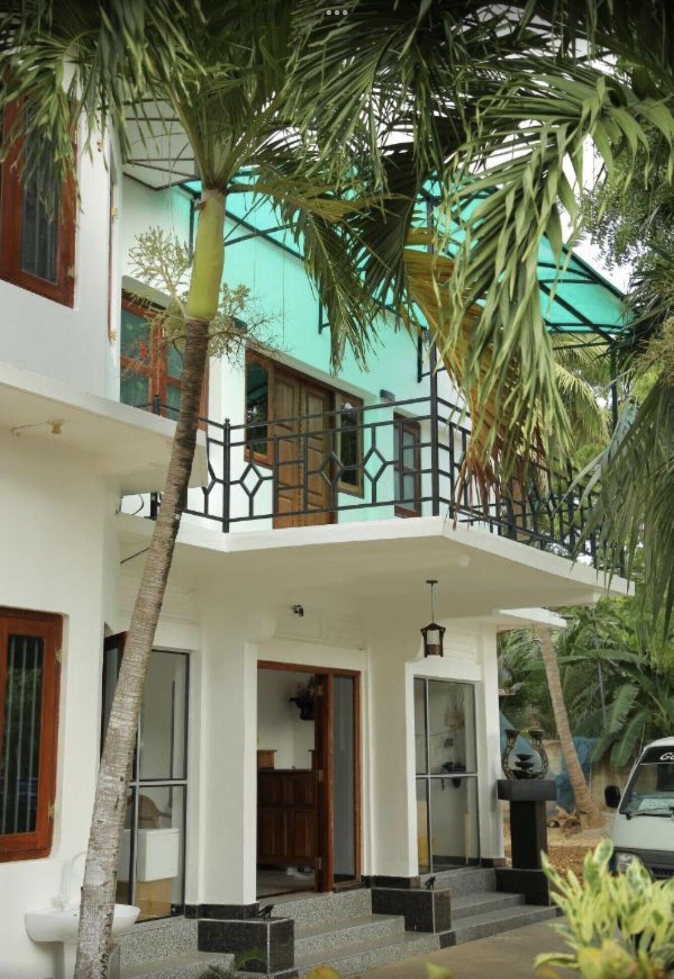 Varios Hôtel St Anne