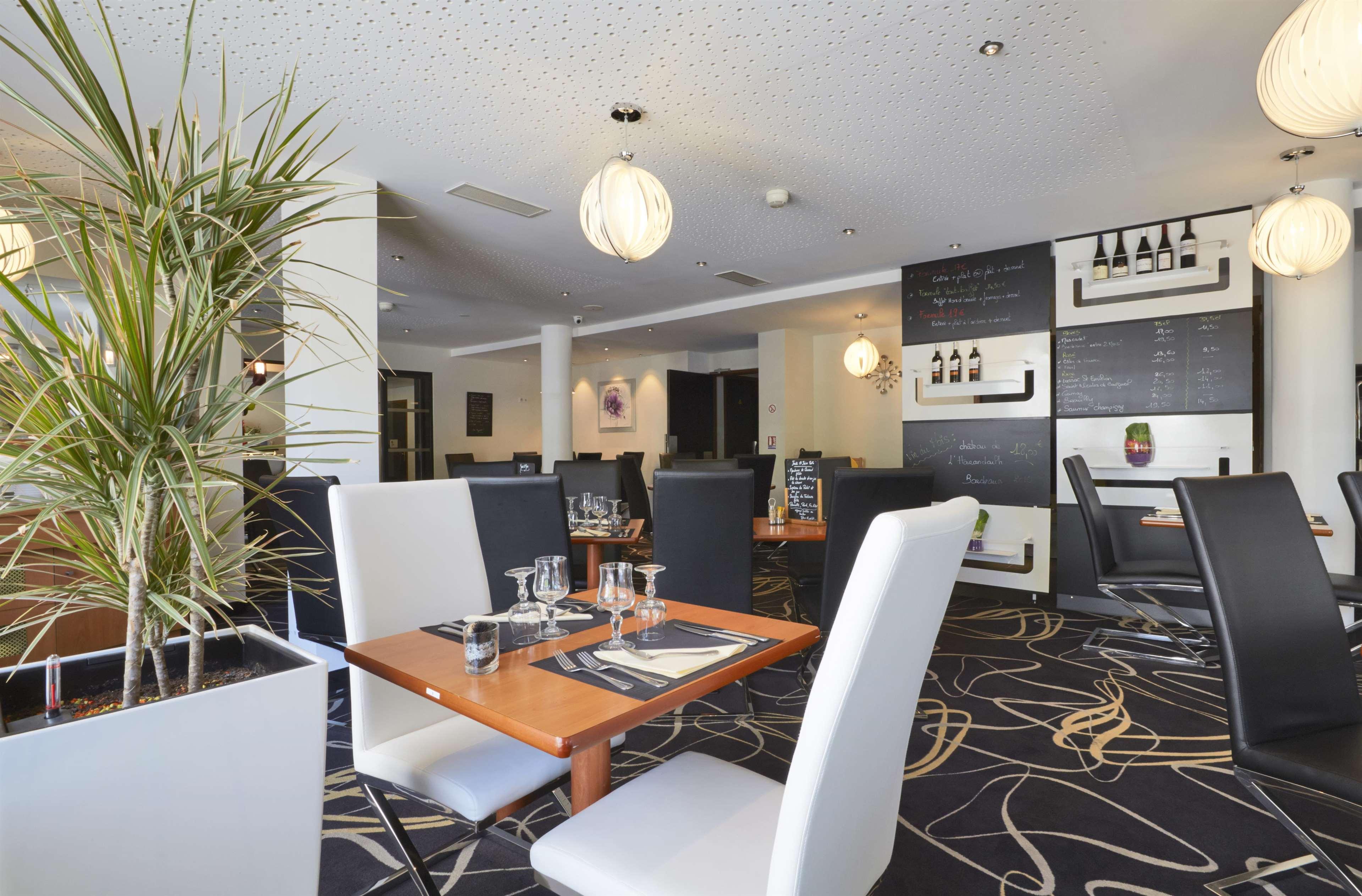 Restaurant Kyriad Saint Quentin En Yvelines Montigny