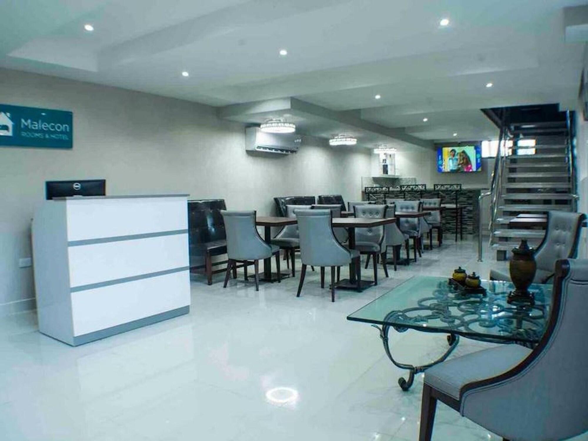 Restaurant Room in Guest Room - Malecon Premium Plus