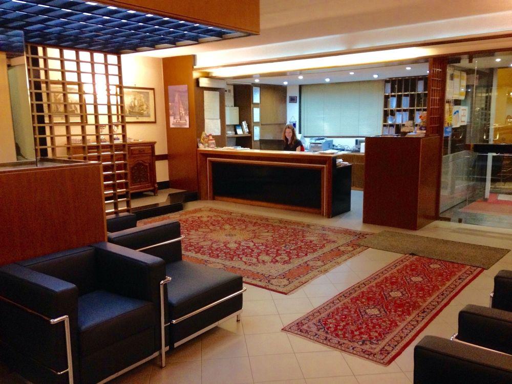 Varios Barsotti Hotel