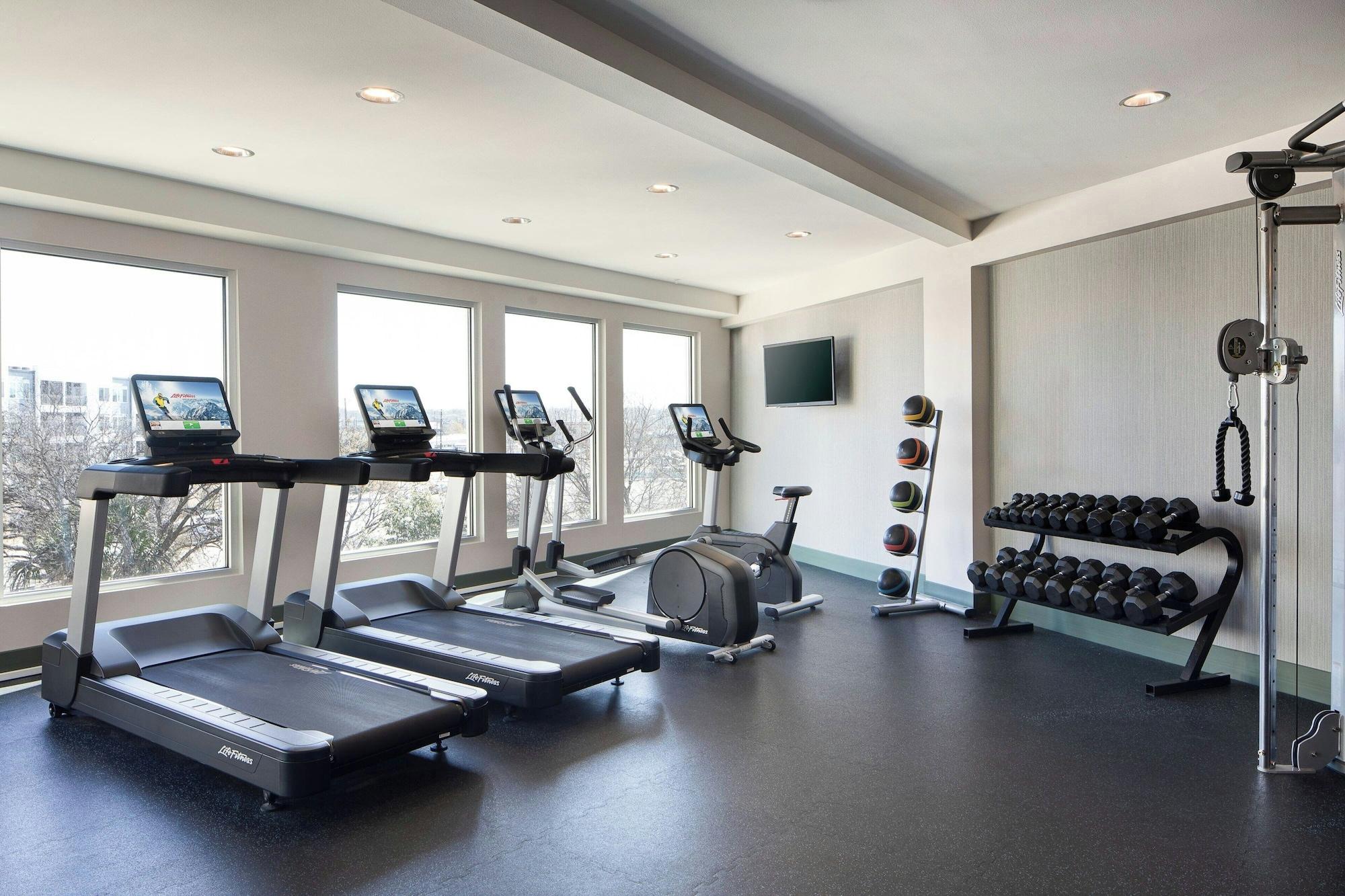 Gimnasio Sol Cypress San Antonio; Marriott Tribute Portfolio