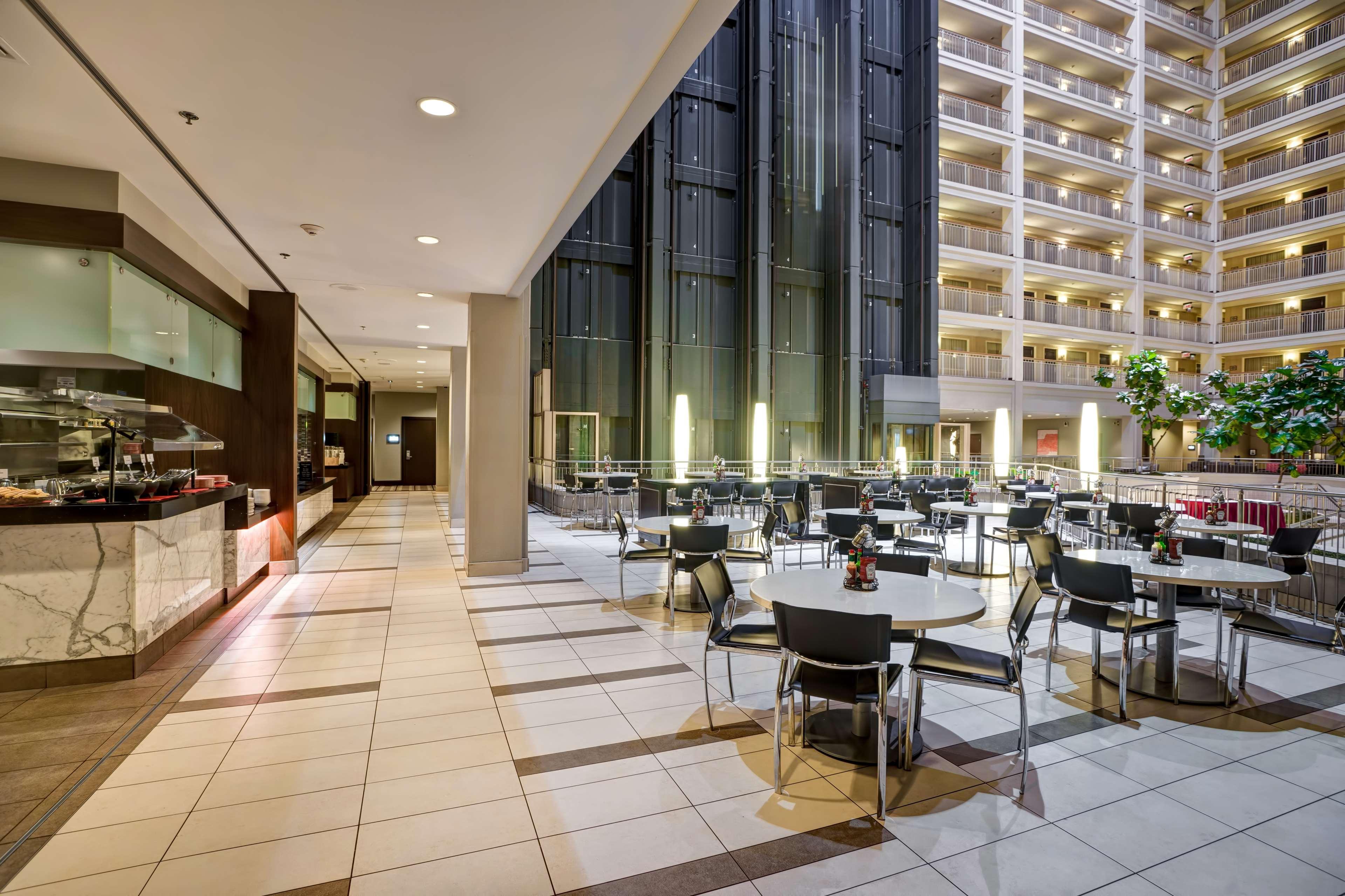 Restaurant Embassy Suites by Hilton Chicago Downtown River North