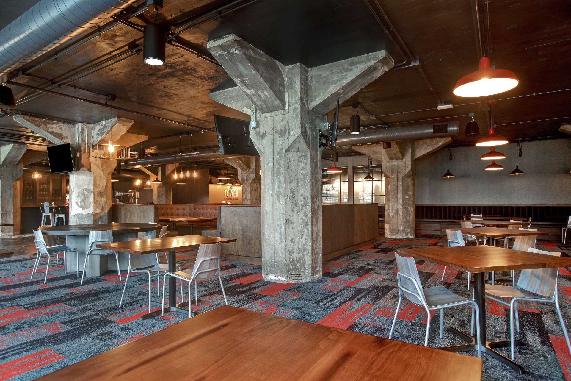 Bar/Salón Embassy Suites by Hilton Rockford Riverfront