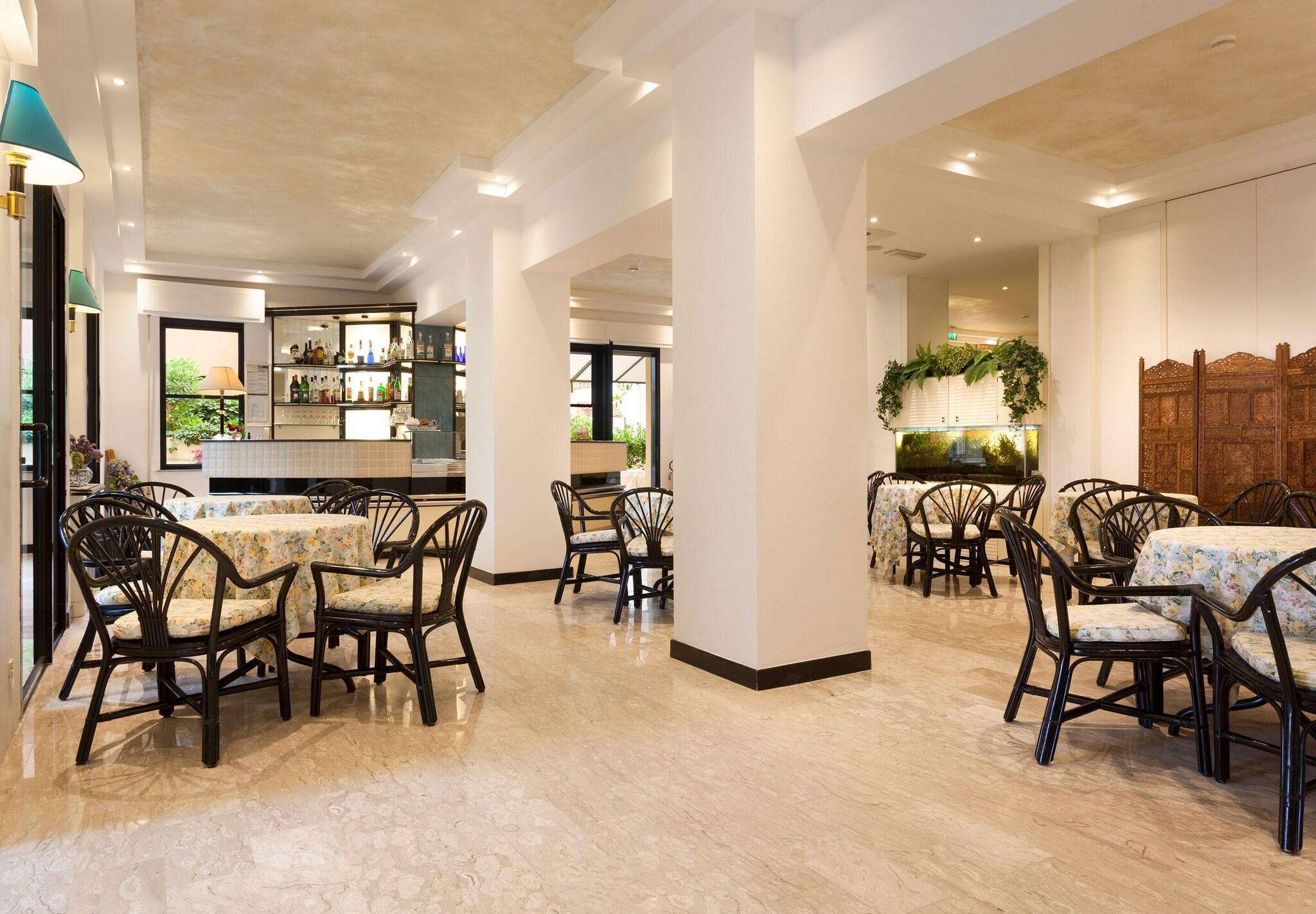 Bar/Salón Hotel Stella