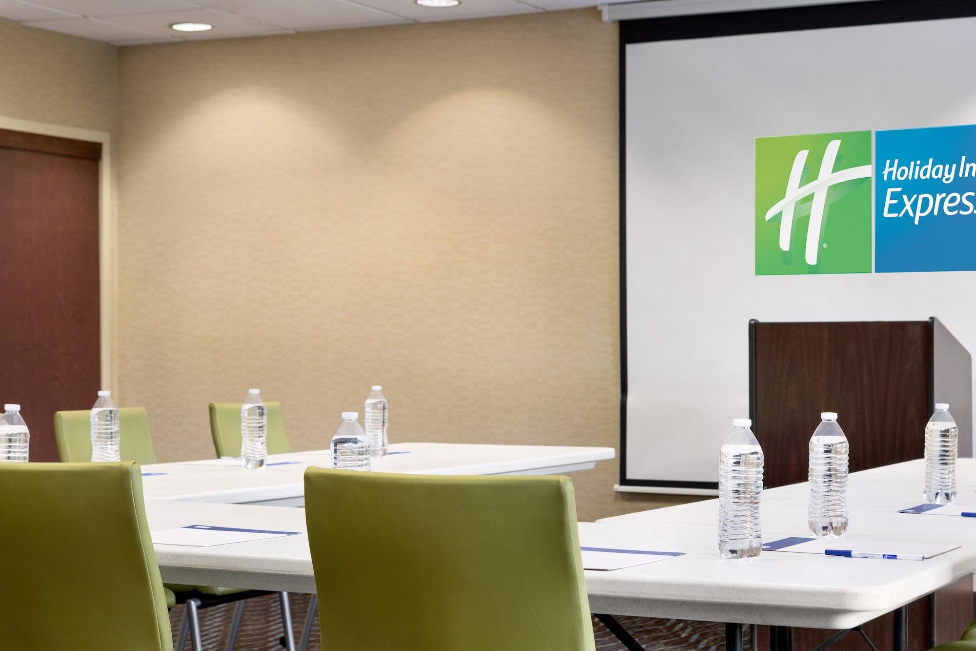 Sala de Reuniones Holiday Inn Express & Suites Oxford by IHG