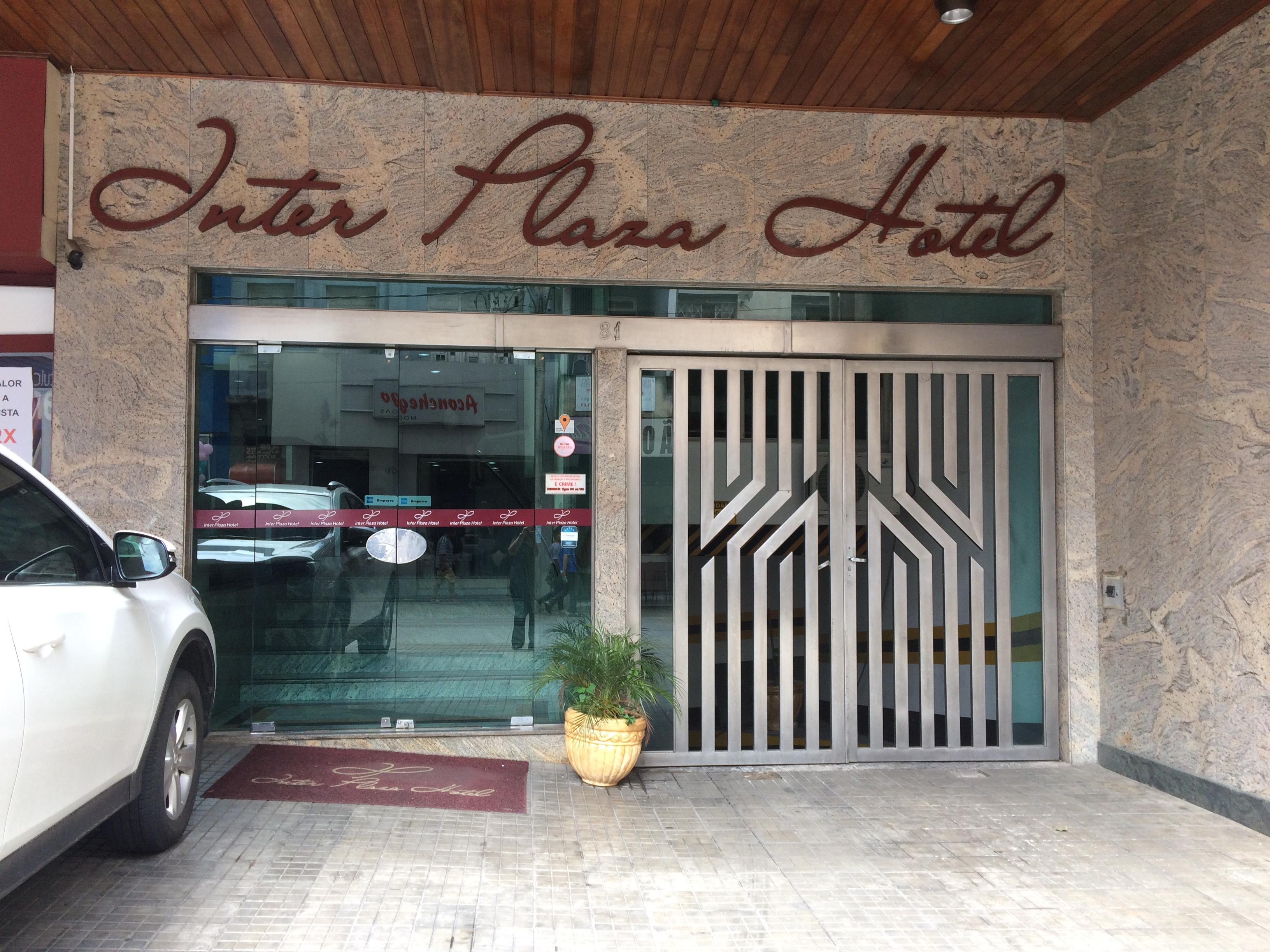Varios Interplaza Hotel