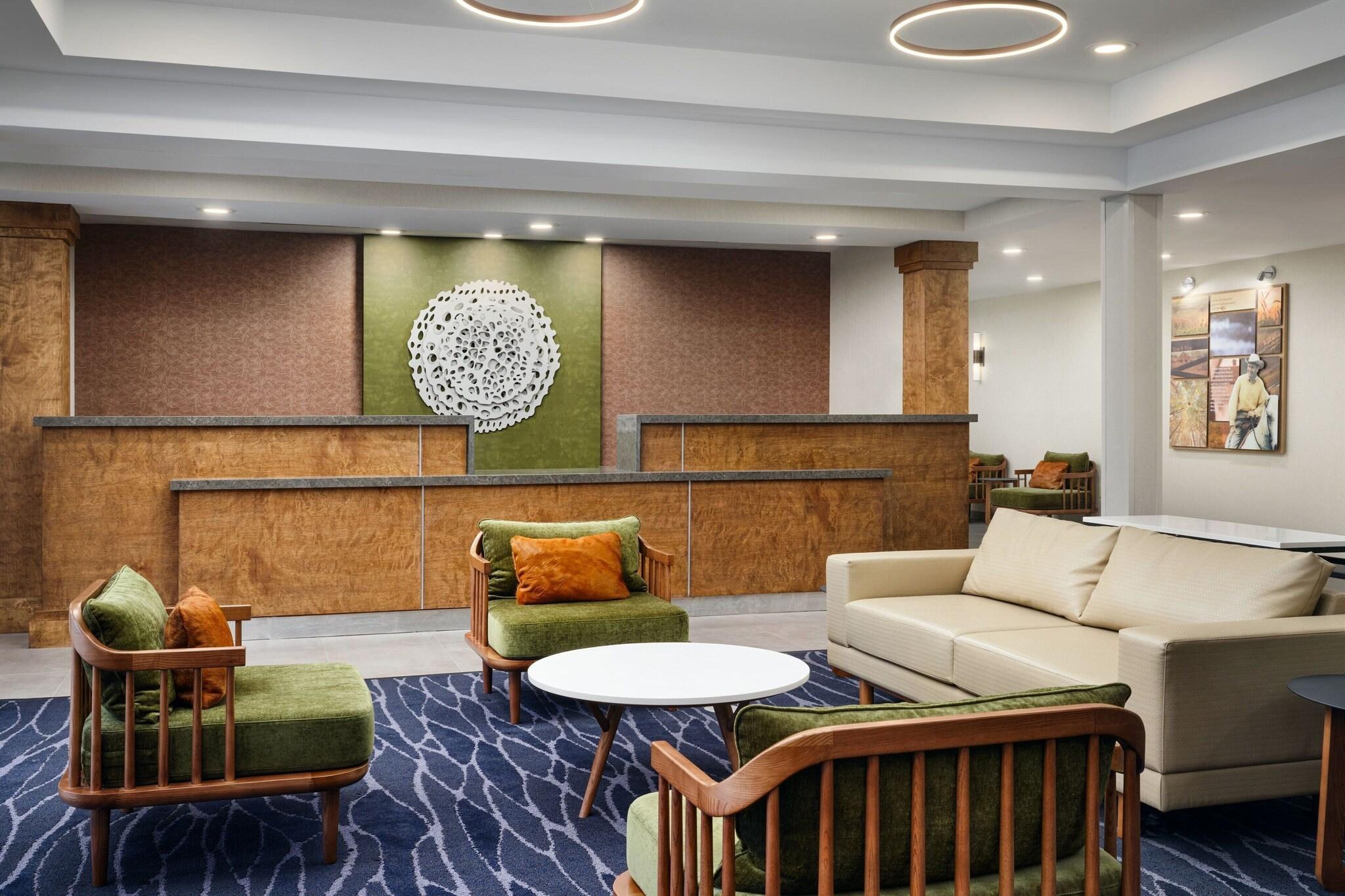 Vista Lobby Fairfield Inn & Suites by Marriott Auburn Opelika