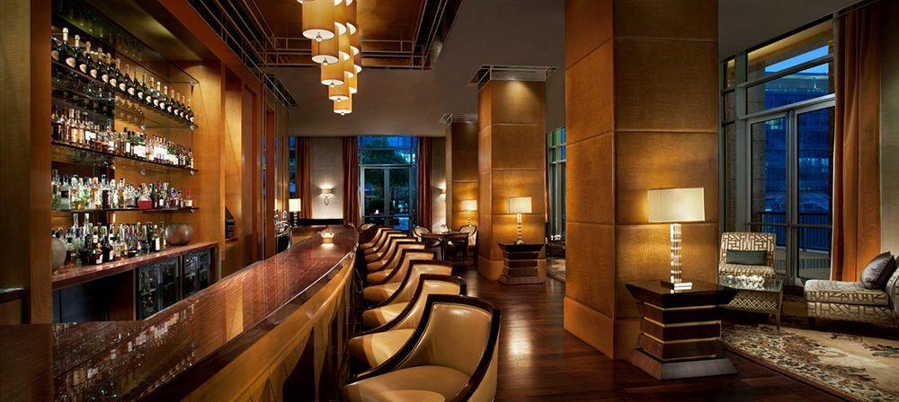 Bar/Salón The Ritz-Carlton Executive Residences, DIFC