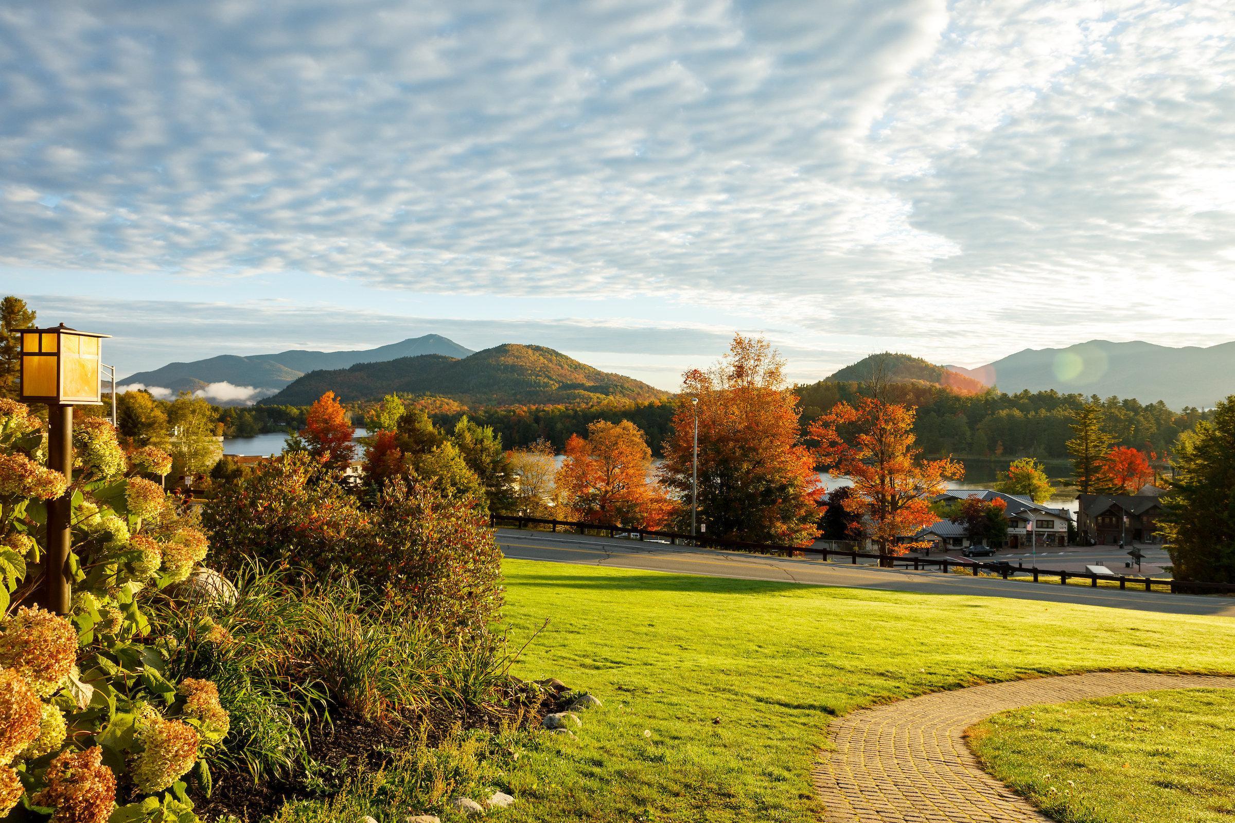 Vista Exterior Crowne Plaza Lake Placid by IHG