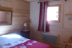 Alquiler Vacacional - LARGE CHALET, WITH MAGNIFICENT VIEWS OF THE PYRENEES, IN A RESIDENTIAL AREA.